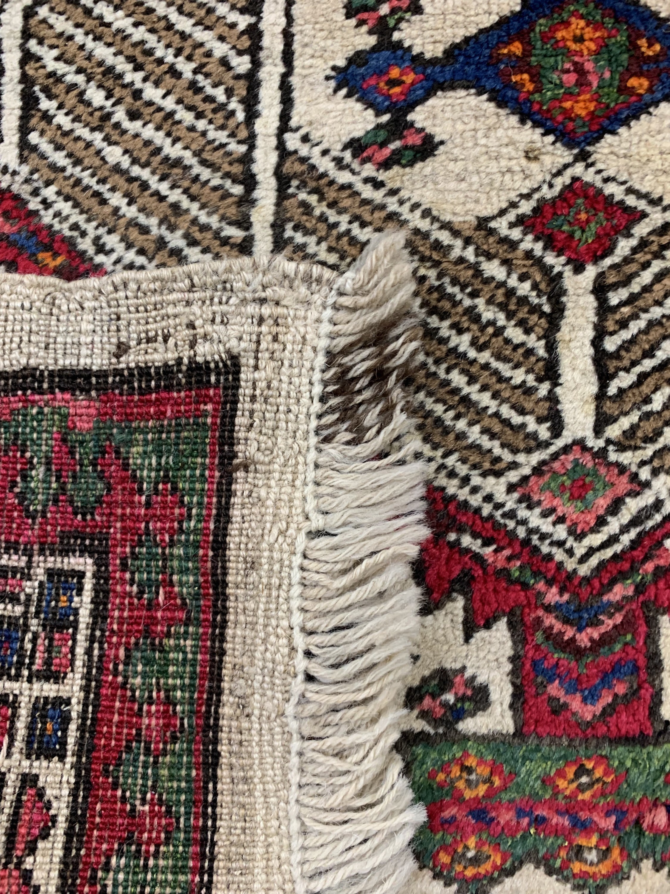 Detail e: Antiker Sarab, Persien, um 1900, Wolle auf Wolle, ca. 455 x 110 cm, EHZ: 2