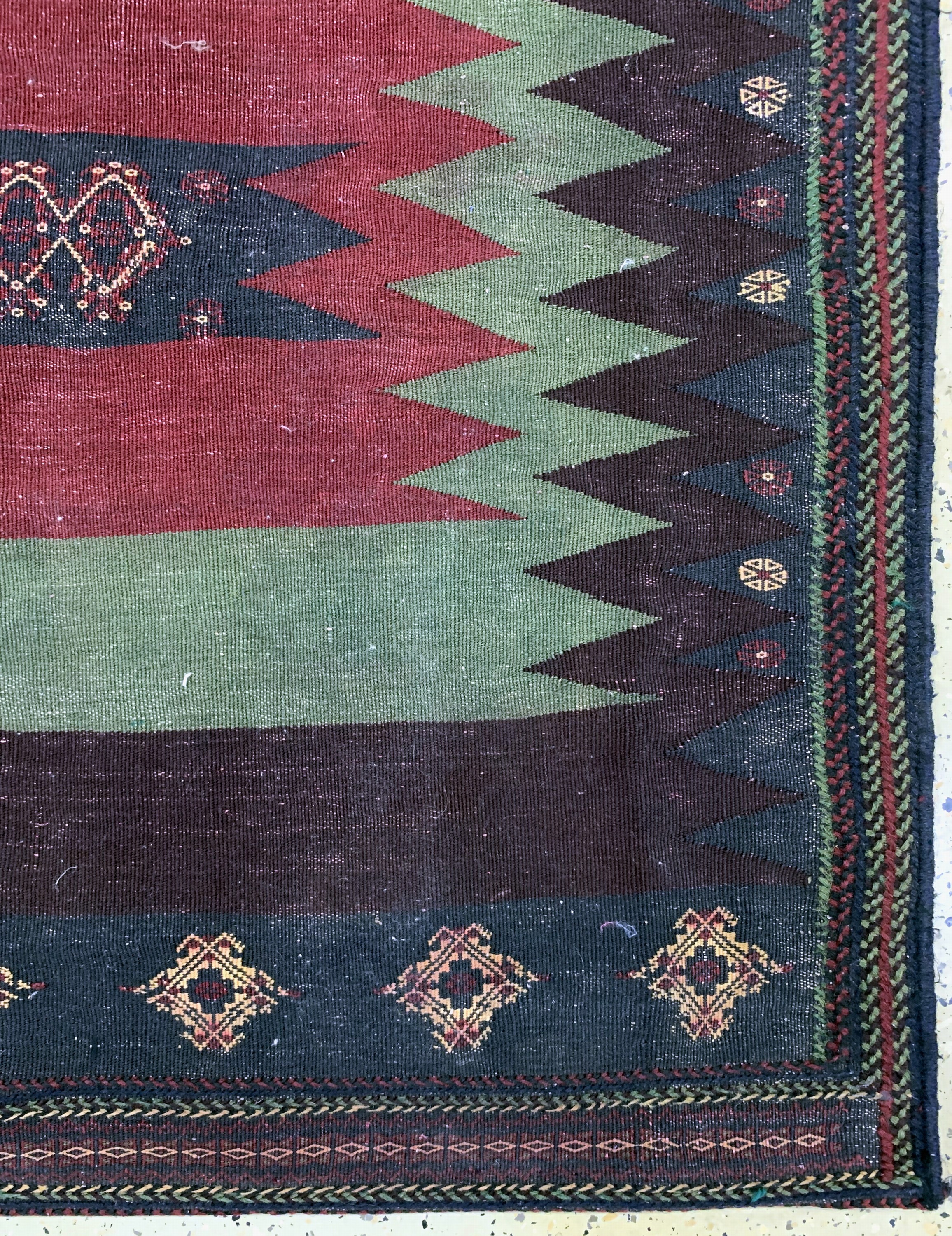 Detail a: Nomaden"Sofreh", Persien, Anfang 20.Jhd, Wolle auf Wolle, ca. 135 x 142 cm, EHZ: 2