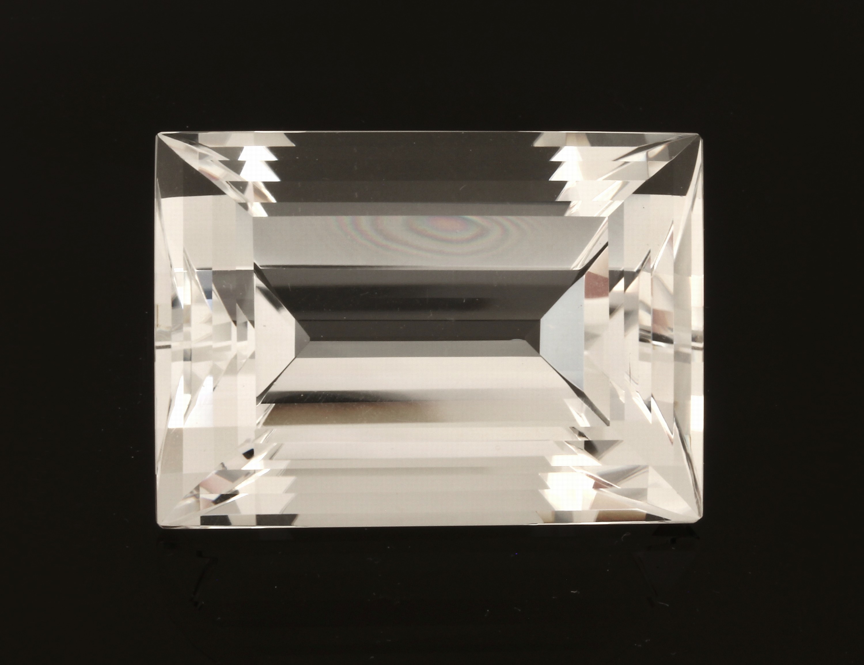 Bergkristallrechteck, im Ceylonschliff, feinste Qualität und Reinheit, ca. 47.6 x 34 mm, ca. 65.9 g, ca. 329.5 ct, Schmuck- und Sammlerstein, ...