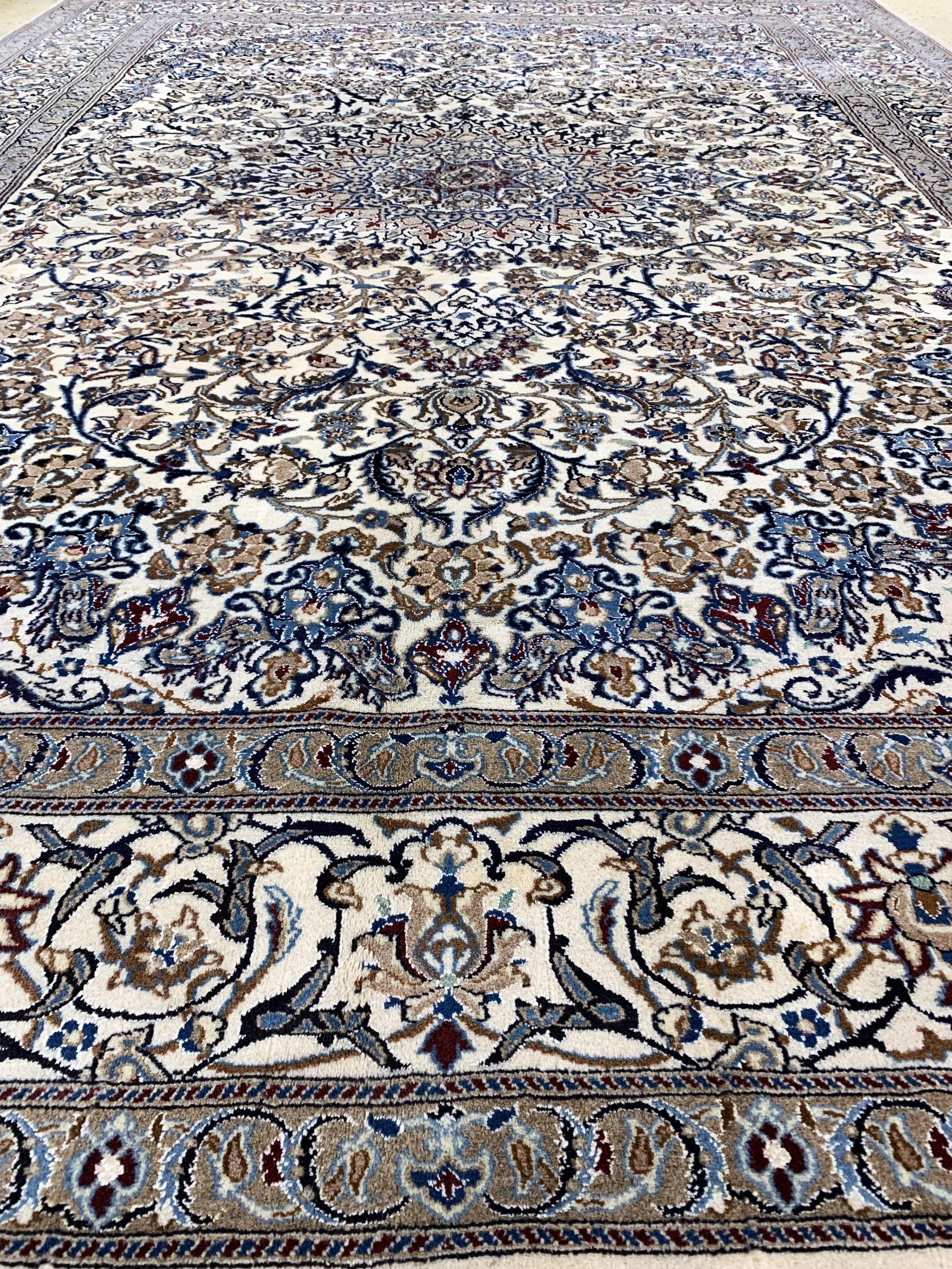Detail f: Nain, Persien, Ende 20.Jhd, Wolle auf Baumwolle, ca. 395 x 286 cm, EHZ: 2