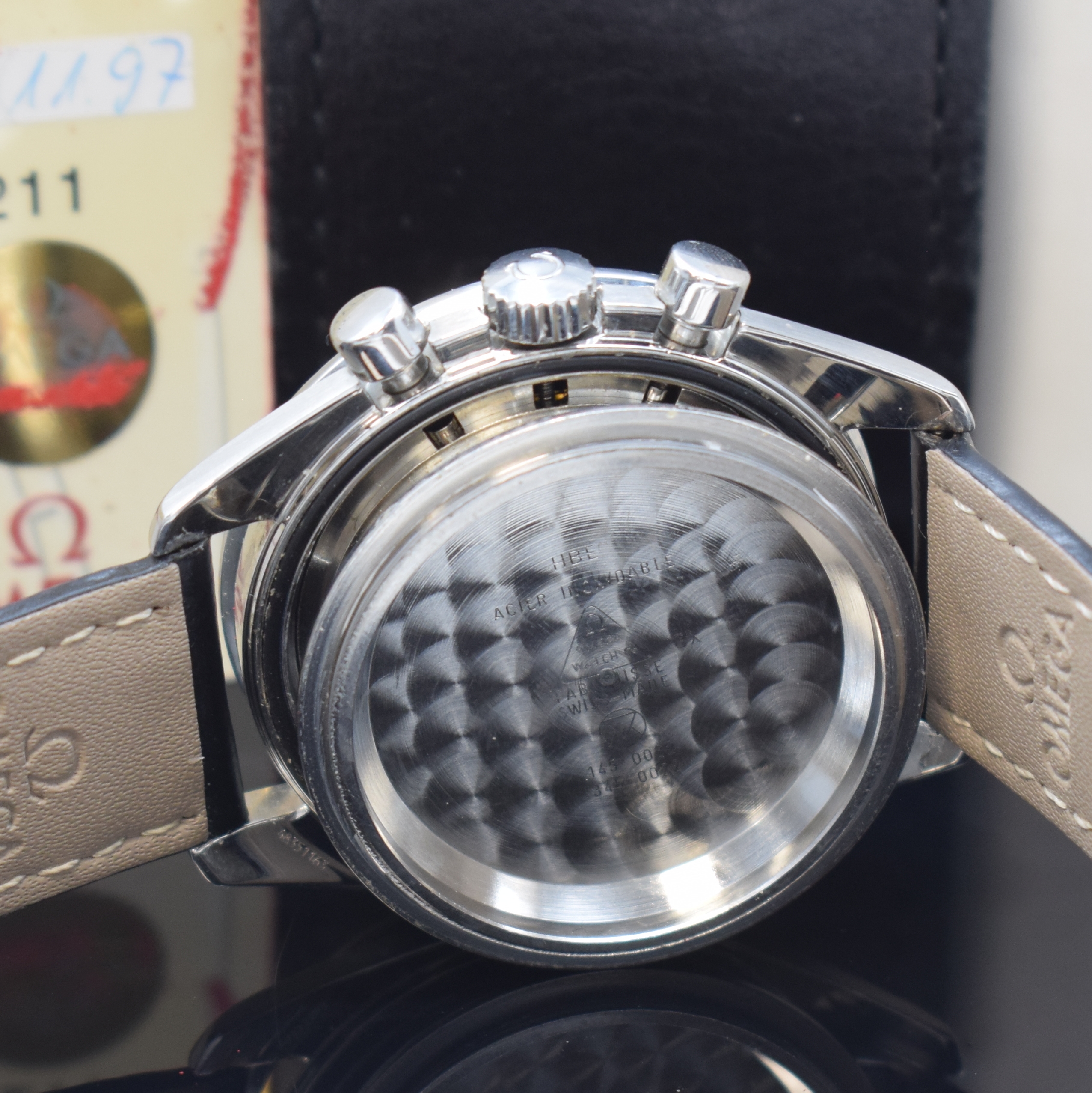 Detail f: OMEGA Speedmaster Herrenchronograph Referenz 145.0022 in Stahl, Schweiz verk. lt. beil. Pap. 11/1997, Handaufzug, verschr. Geh., orig. Lederband m. ...