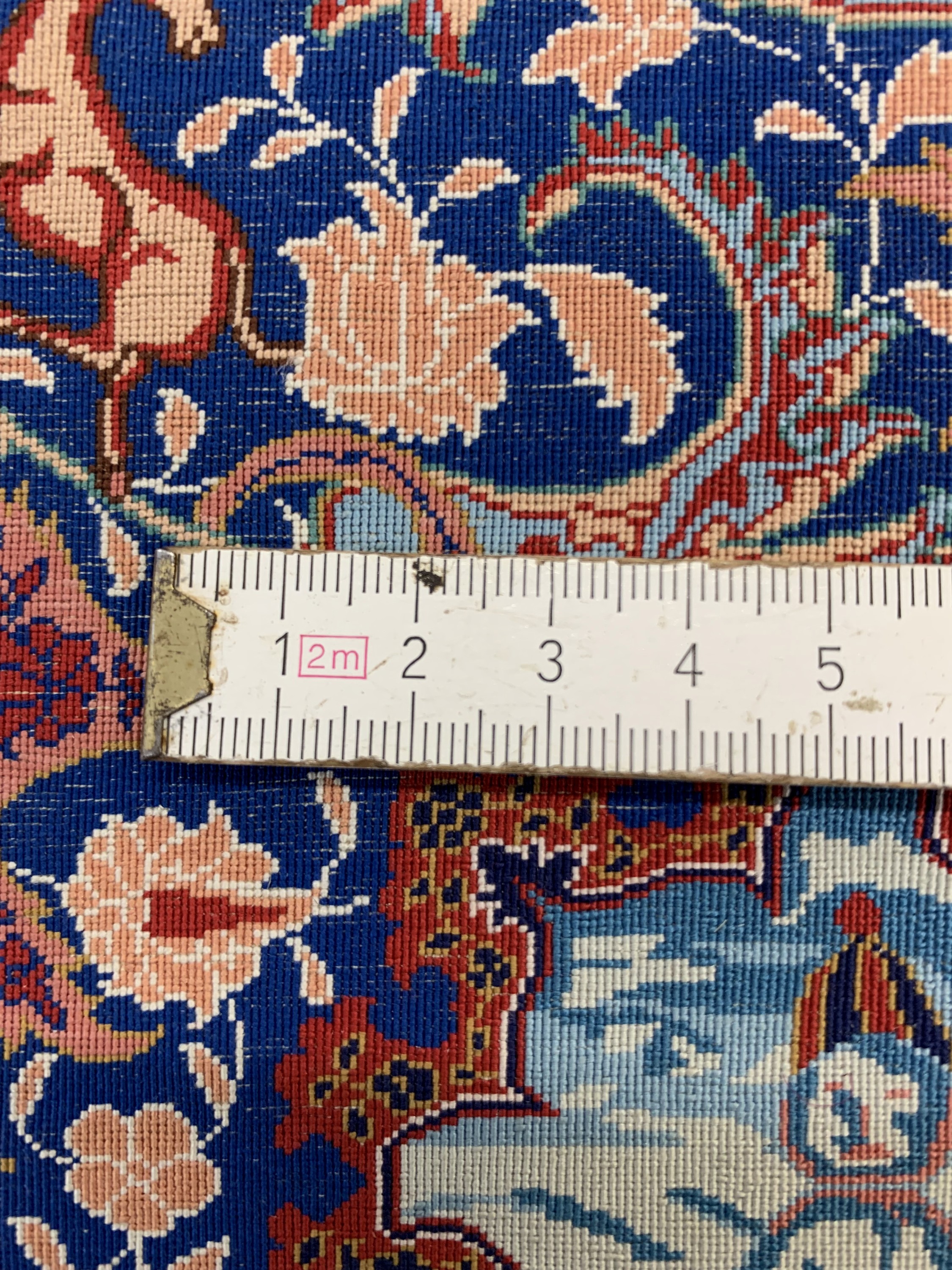 Detail e: Hereke Seide fein(17x17), signiert, Türkei,Ende 20.Jhd, reine Naturseide, ca. 57 x 38 cm,ca. 2,9 Mio. Kn/qm, EHZ: 1