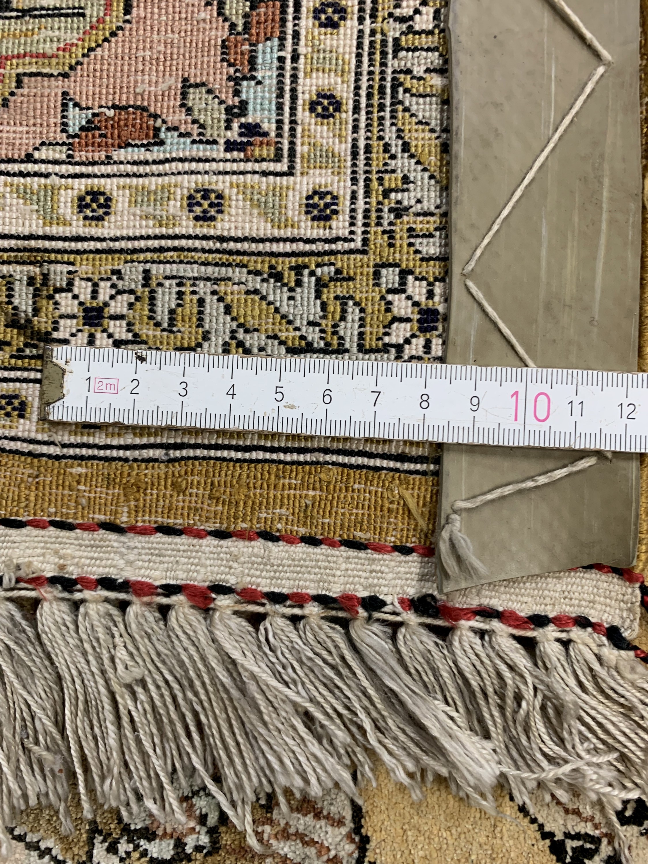 Detail g: Ghom Seide fein, Persien, Mitte 20.Jhd, reine Naturseide, ca. 205 x 137 cm, EHZ: 1-2