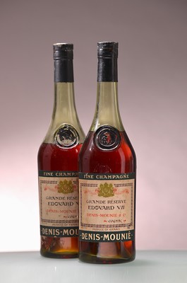Image 26849568 - 5 Flaschen Denis Mounie Grand Réserve, Cognac,Edouard VII, Fine Champagne, 40%, ...
