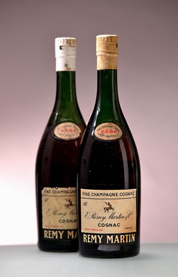 Image 26849573 - 6 Flaschen Remy Martin V.S.O.P., Fine Champagne Cognac, 60er Jahre, Schwund, Etiketten ...