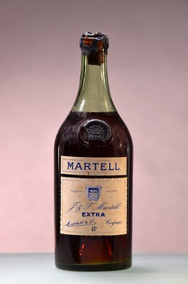 Image 26849607 - 1 Fl. J. & F. Martell Cordon Extra, 40%, Cognac, Plakette und Lackkapsel l. besch., ...