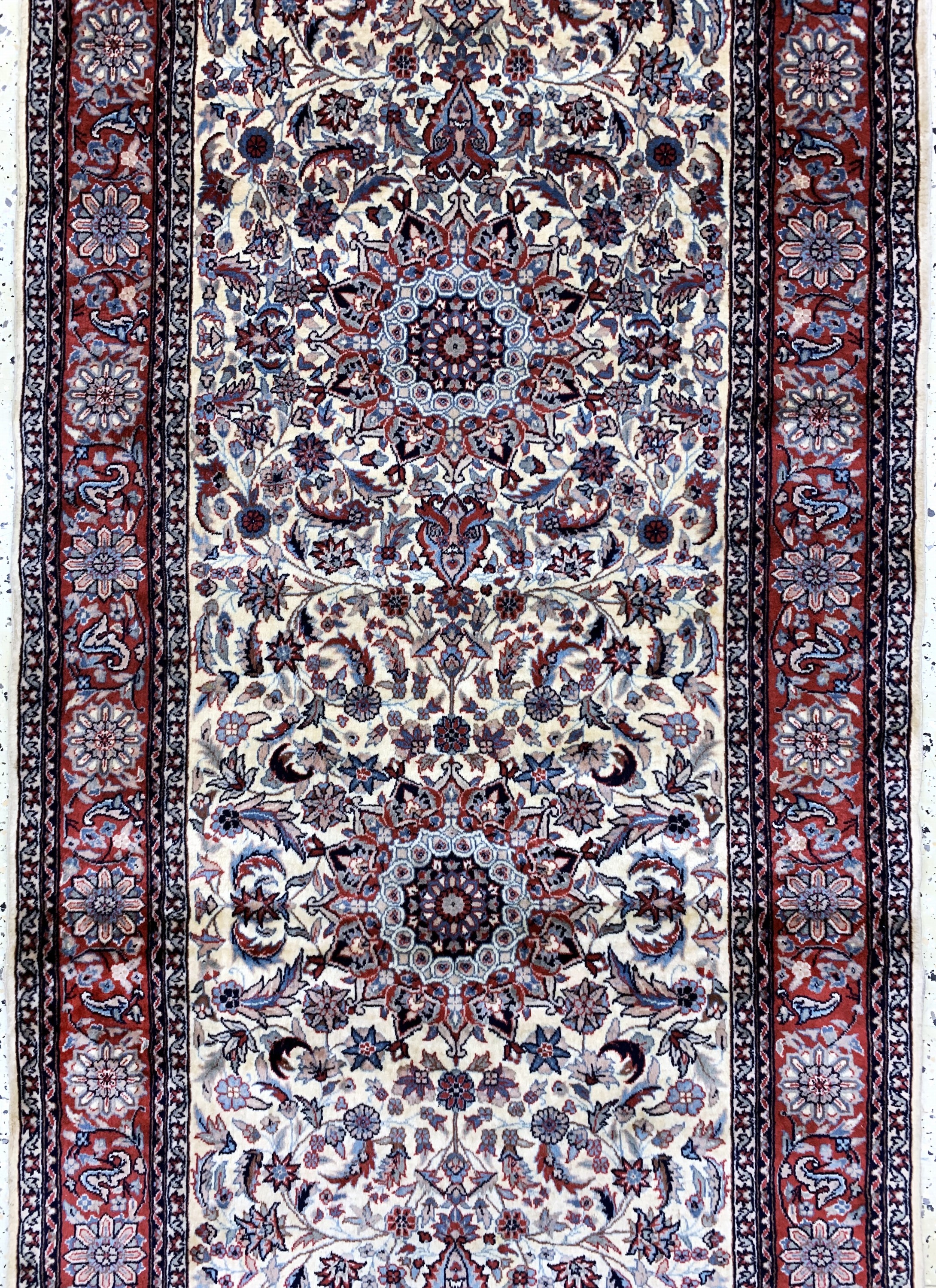 Detail b: Esfahan fein, China, Ende 20.Jhd, Korkwolleauf Baumwolle, ca. 504 x 91 cm, EHZ: 2