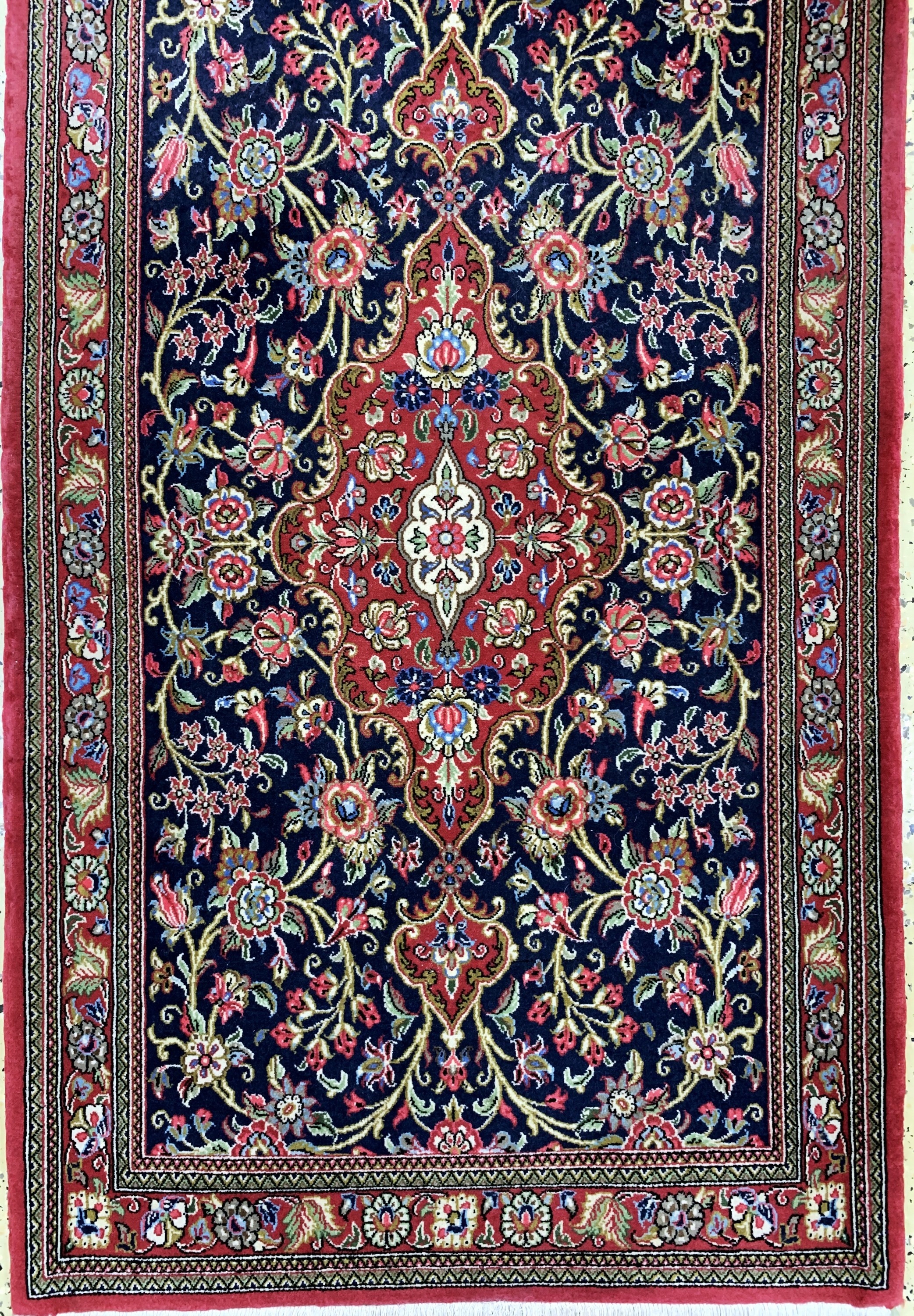 Detail b: Ghom Kork, Persien, Ende 20.Jhd, Korkwolle auf Baumwolle, ca. 260 x 83 cm, EHZ: 2