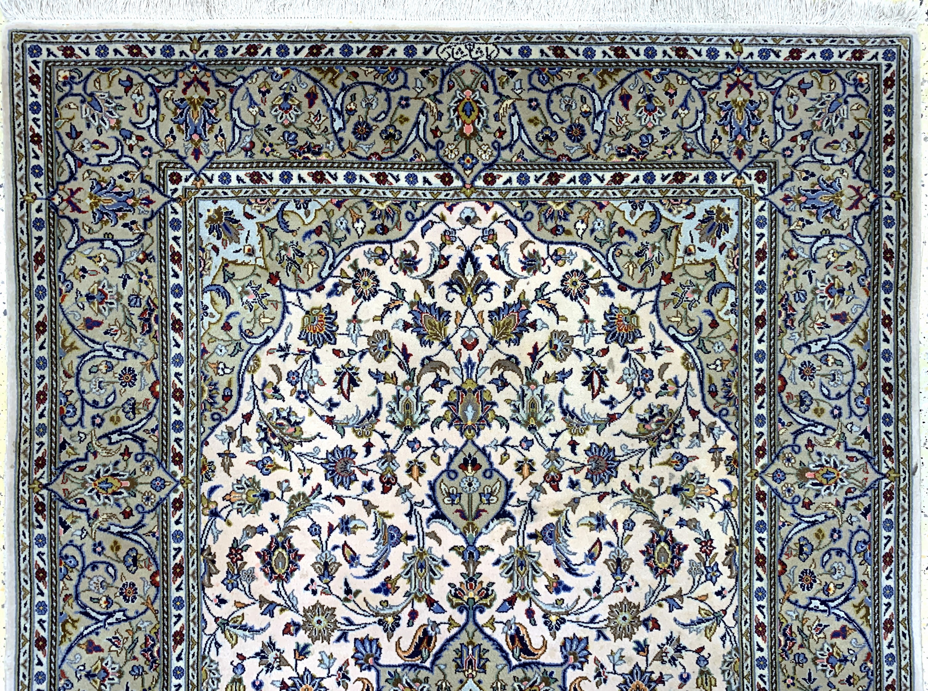 Detail a: Keschan Kork fein Persien, signiert"Shadsar", Ende 20.Jhd, Korkwolle auf Baumwolle, ca. 226 x 141 cm, Reinigungsbedürftig, EHZ: 2