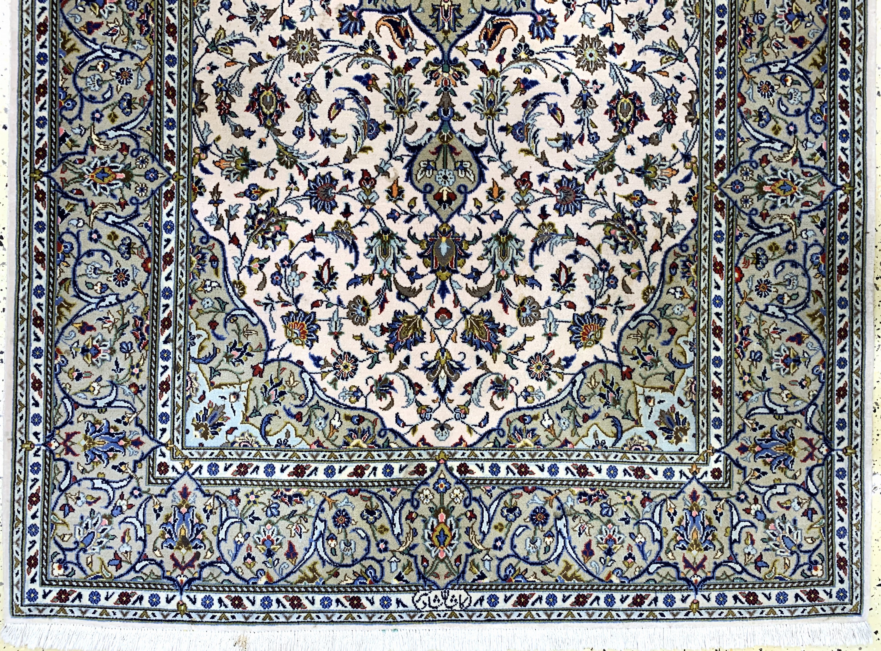 Detail b: Keschan Kork fein Persien, signiert"Shadsar", Ende 20.Jhd, Korkwolle auf Baumwolle, ca. 226 x 141 cm, Reinigungsbedürftig, EHZ: 2