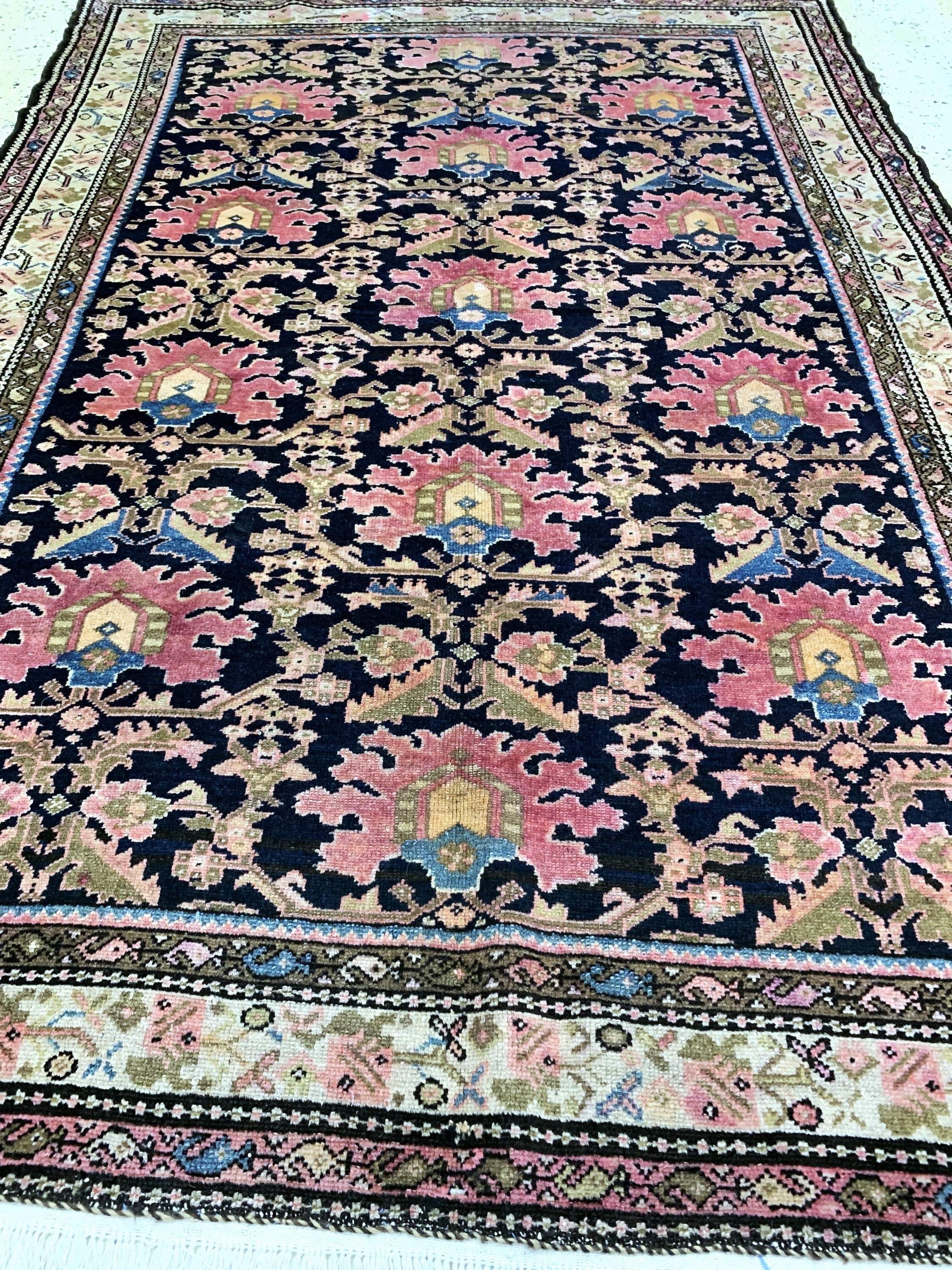 Detail d: Antiker Malayer, Persien, 19.Jhd, Wolle aufBaumwolle, ca. 191 x 129 cm, EHZ: 3, (Fransen erneuert)