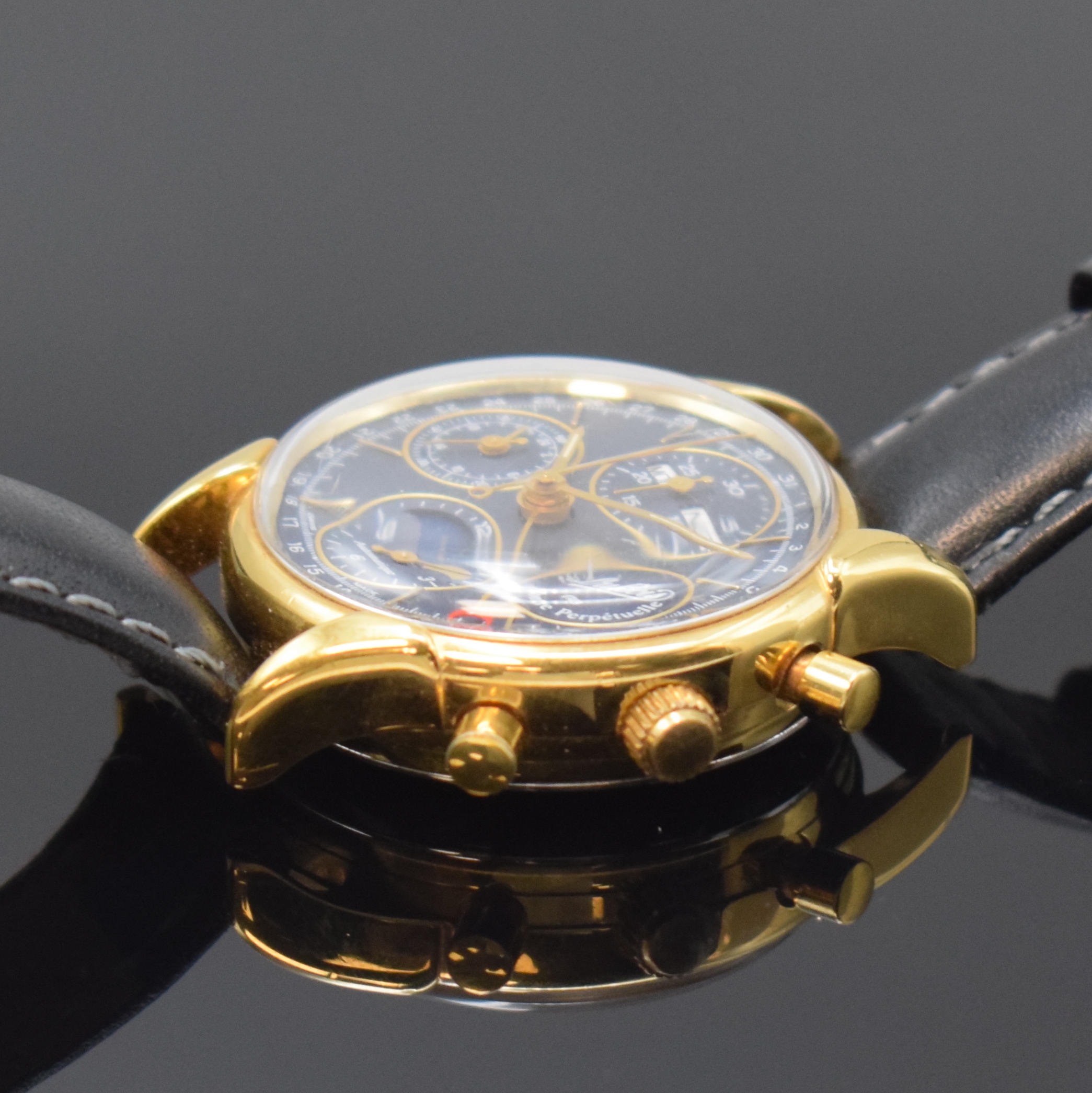Detail b: DU BOIS vergoldeter Herrenchronograph mit Vollkalender Edition d'Anniversaire, Schweiz um 1993, Automatik, Boden aufgedr., Korrekturdr. seitl. ...