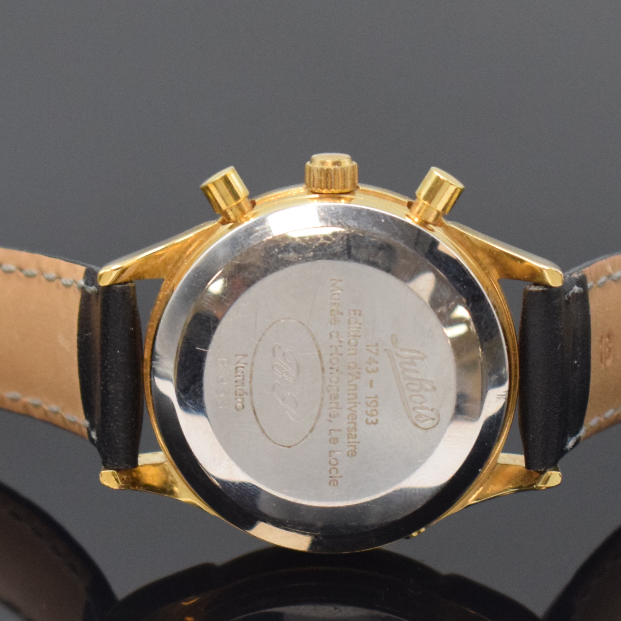 Detail d: DU BOIS vergoldeter Herrenchronograph mit Vollkalender Edition d'Anniversaire, Schweiz um 1993, Automatik, Boden aufgedr., Korrekturdr. seitl. ...