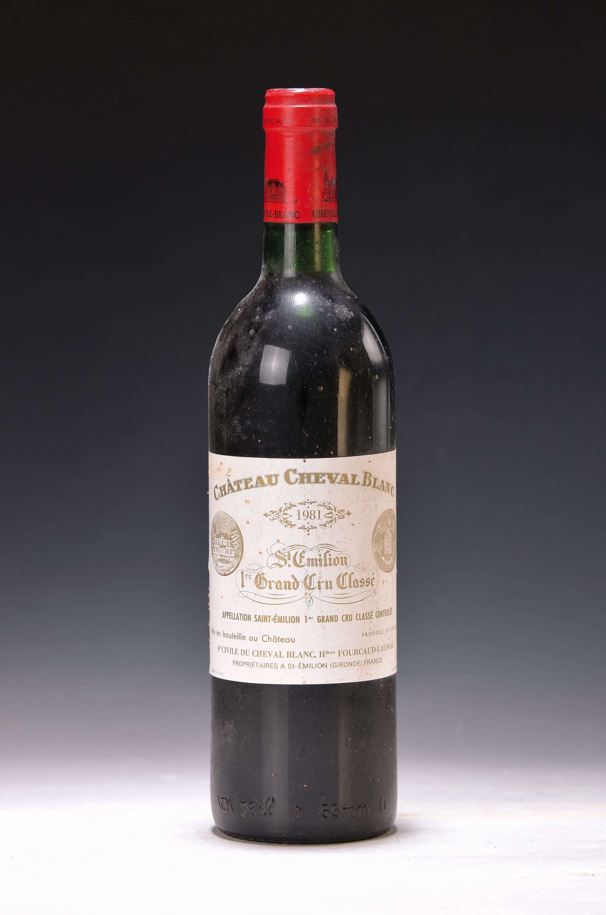 1 Flasche Chateau Cheval Blanc 1981,, St. Emilion 1er grand cru, 0,75l, upper mid shoulder, orig. verkorkt und unverkostet
