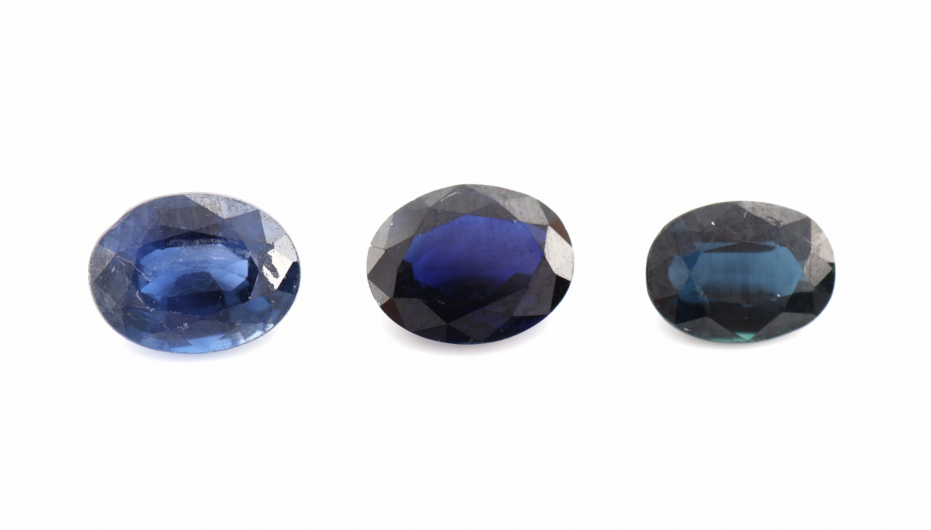 Detail a: Lot lose Saphire, ca. 12.29 ct, ovalfacett. in versch. Größen und Farbnuancen, Ausfassware