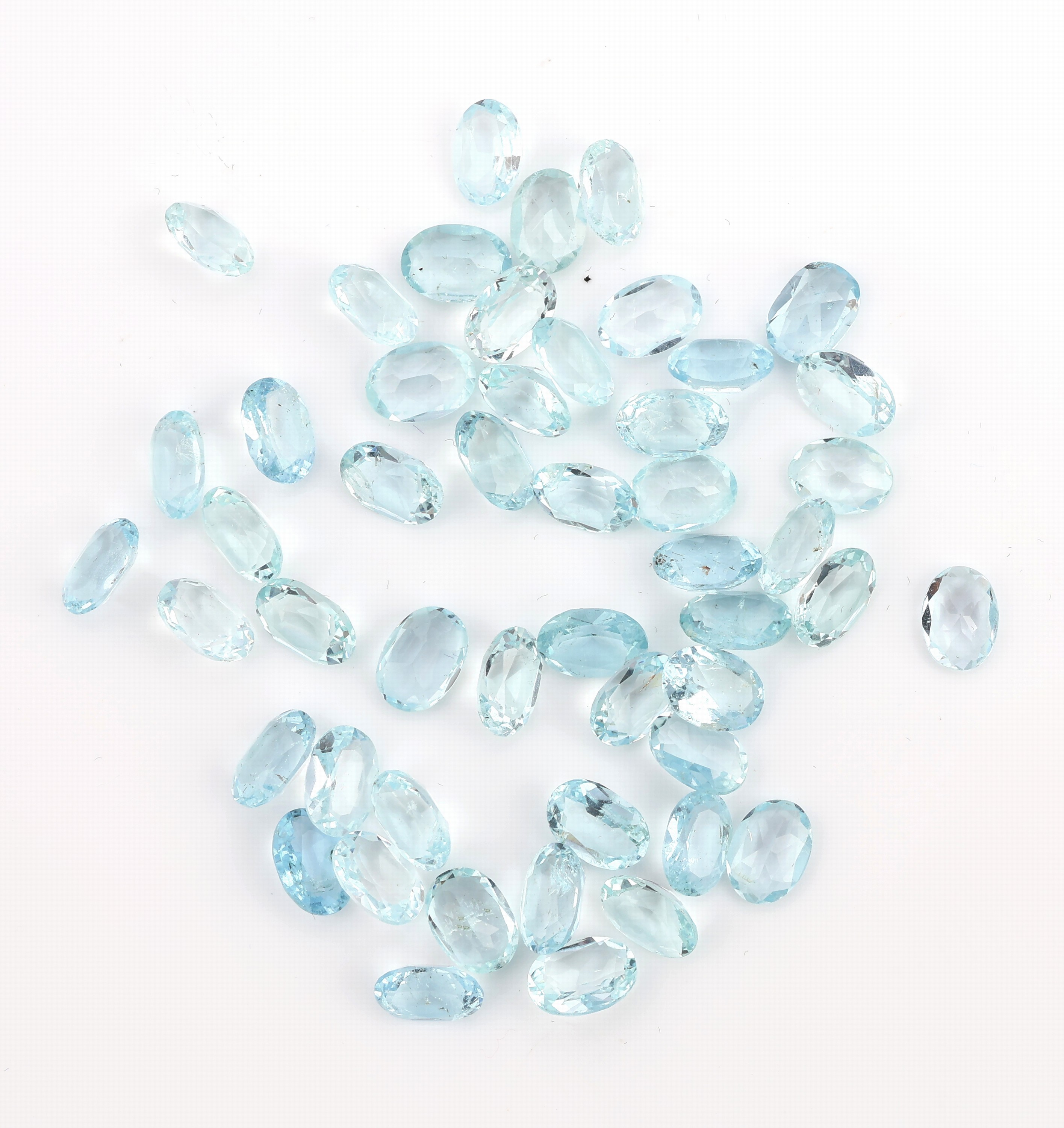 Lot lose Aquamarine, zus. ca. 31.87 ct, ovalfacett. in versch. Größen