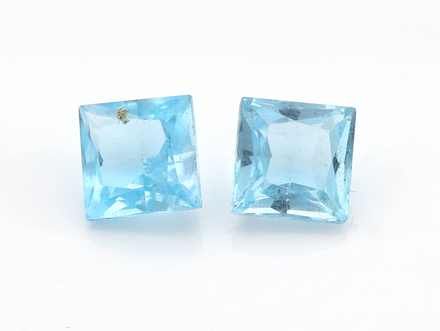 Detail a: Lot lose Blautopase, zus. ca. 13.78 ct, facett. Carrees, behandelt