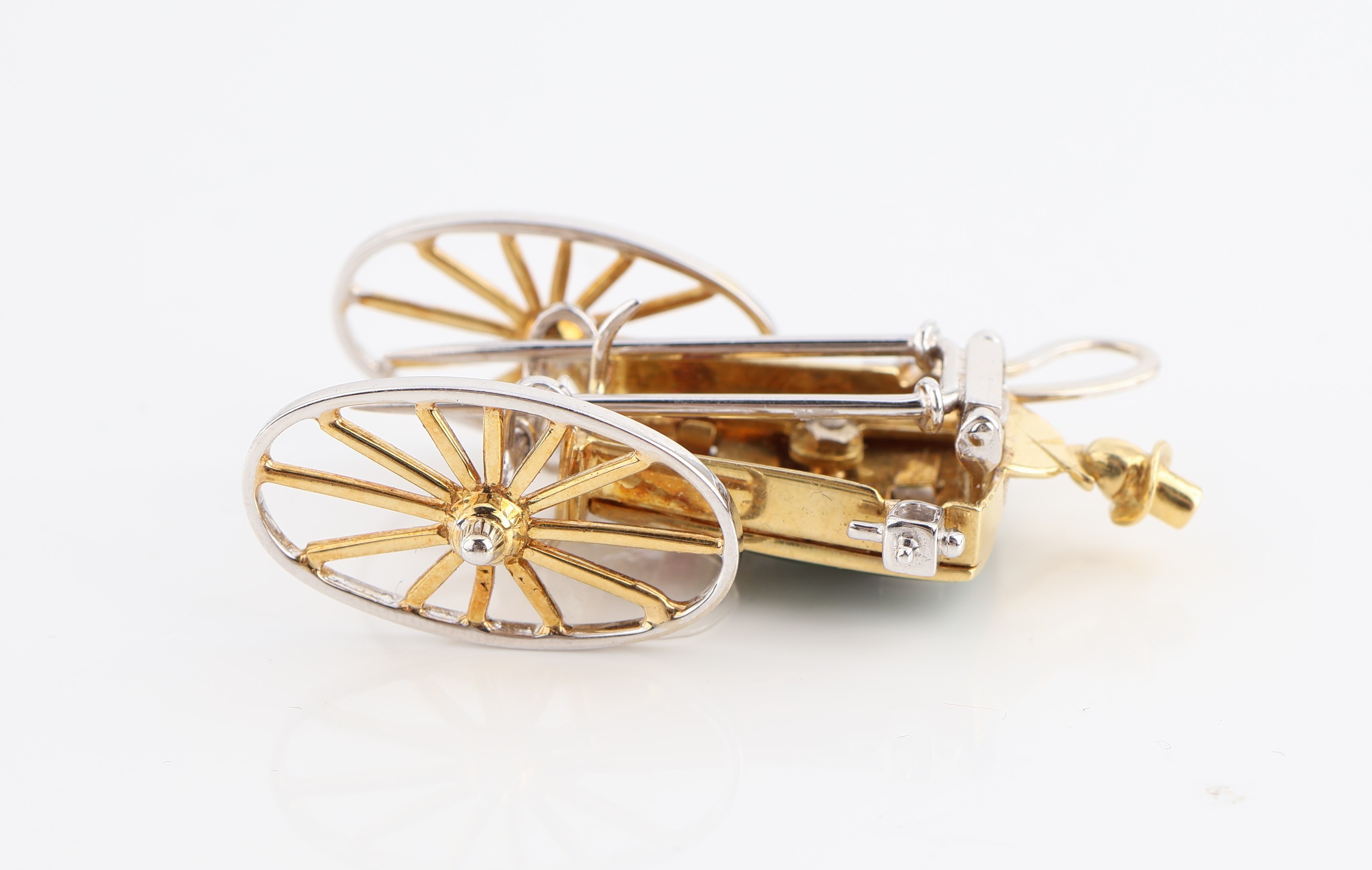 Detail b: Außergewöhnliche 18 kt Gold Diamant-Rubin- Brosche "Kutsche" mit Email, GG/WG 750/000,ital. Atelierarbeit, qualitätv. Verarbeitung, ...
