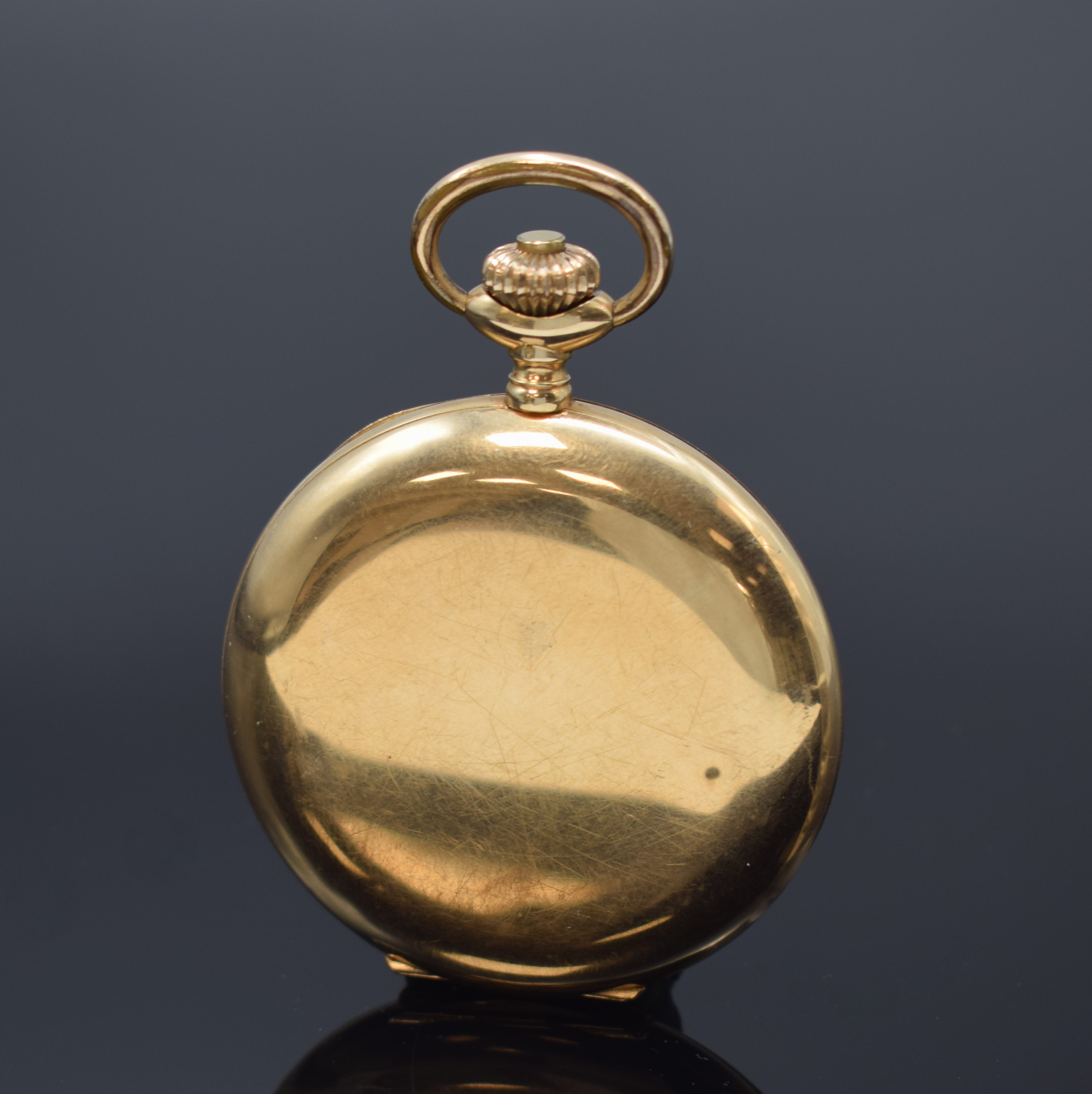 Detail b: Herrensavonette in GG 585/000, Schweiz um 1910, glattes Geh. dell., Metallcuvette, Emailzifferbl. m. arab. Zahlen bei 1 l. besch., gold. Zeiger, kl. ...