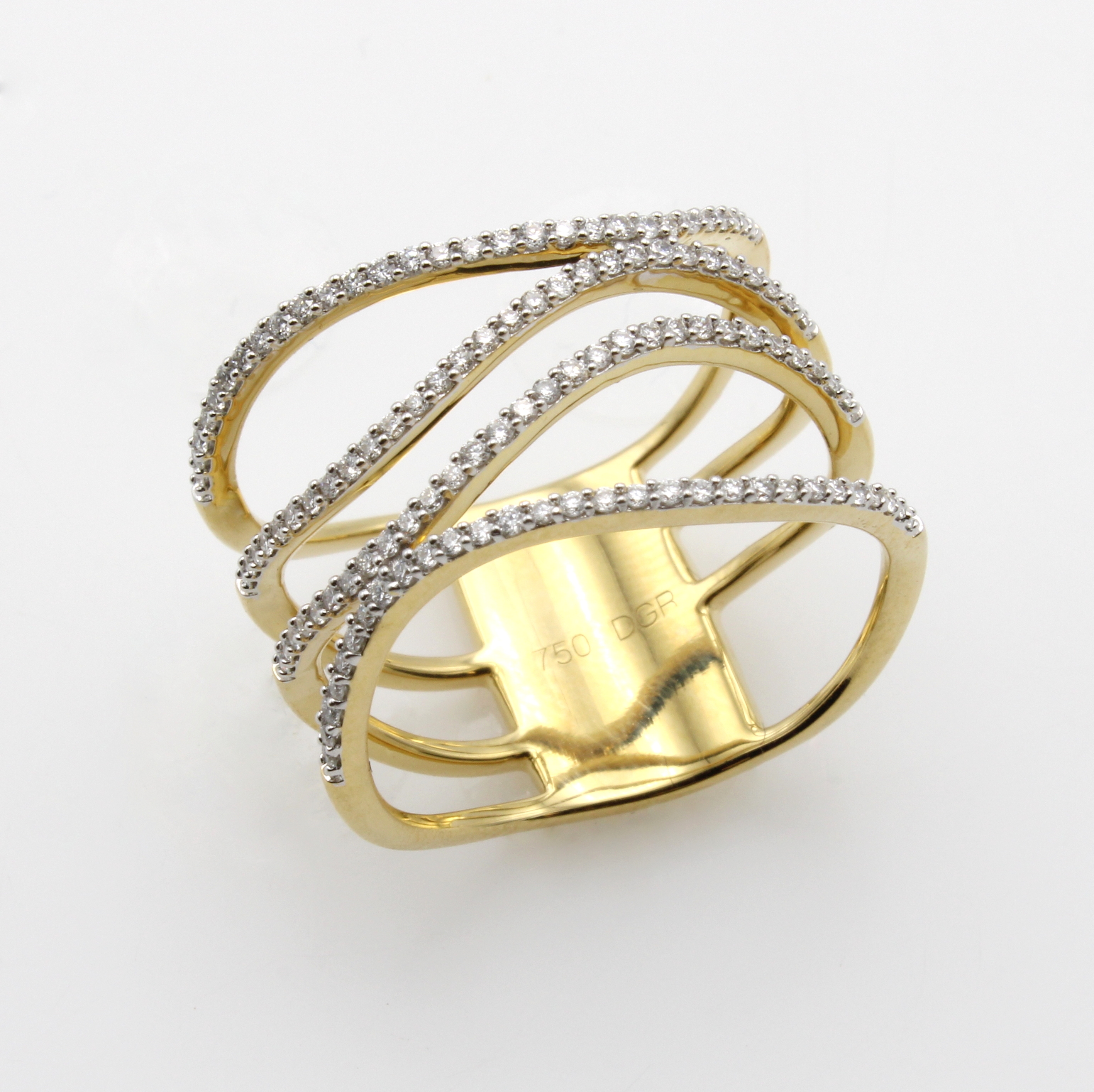 Image 26851730 - Ring mit Brillanten, GG 750/000, 116 Brill. zus. ca. 0.34 ct feines Weiß/si, 4 rhg. ...