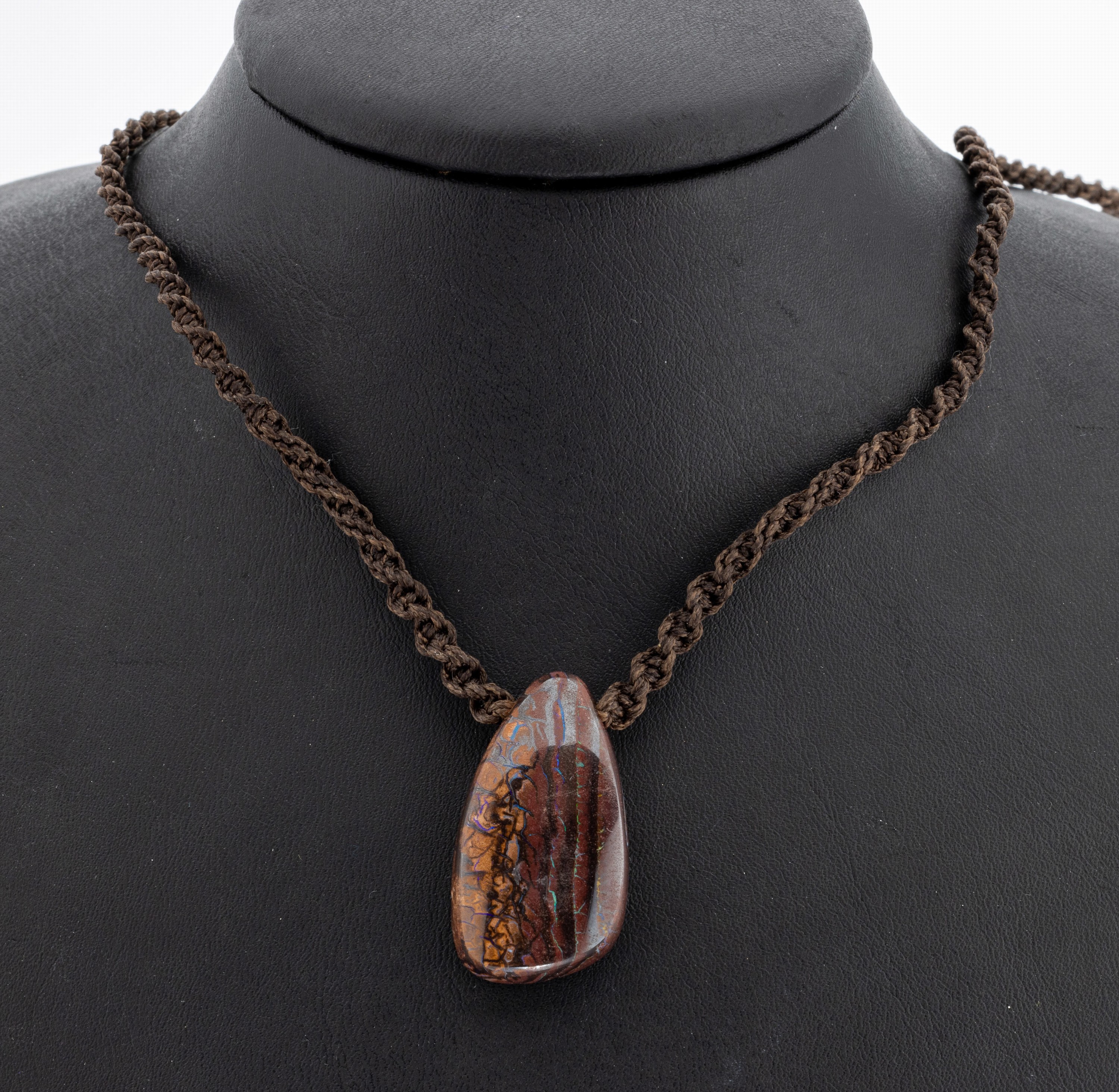 Opal-Anhänger an Flechtcollier, Boulder Opal, Tropfen, Collier keulenf. verjüngend geflochten, stufenlos Längen verstellbar