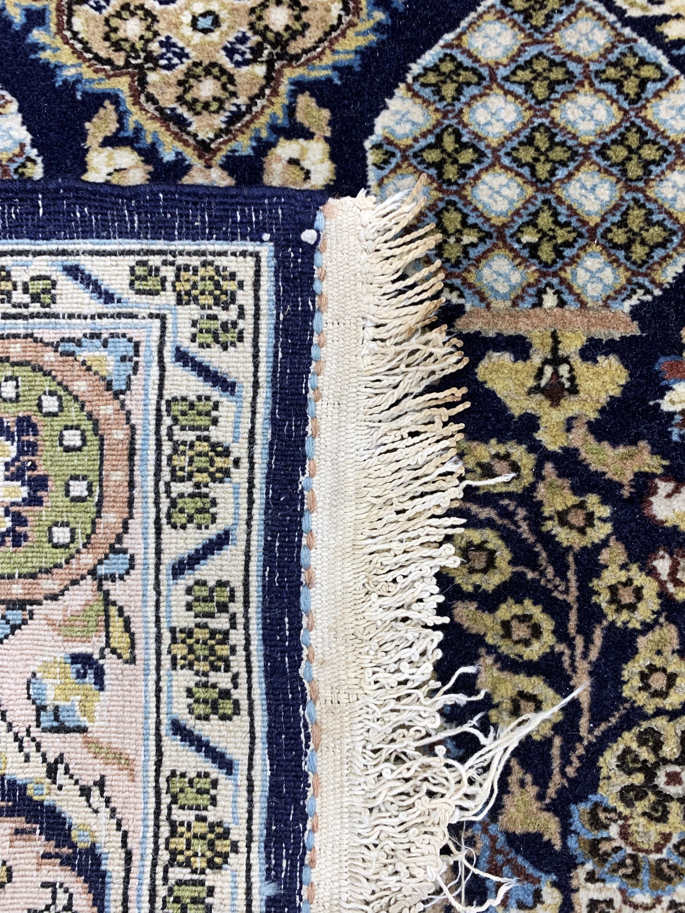 Detail d: Ghom Kork, Persien, Mitte 20.Jhd, Korkwolleauf Baumwolle, ca. 159 x 103 cm, Reinigungsbedürftig, EHZ: 2