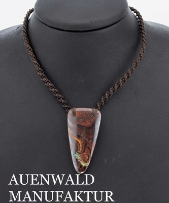 Image Opal-Anhänger an Flechtcollier, Boulder Opal, Triangel, Collier keulenf. ...