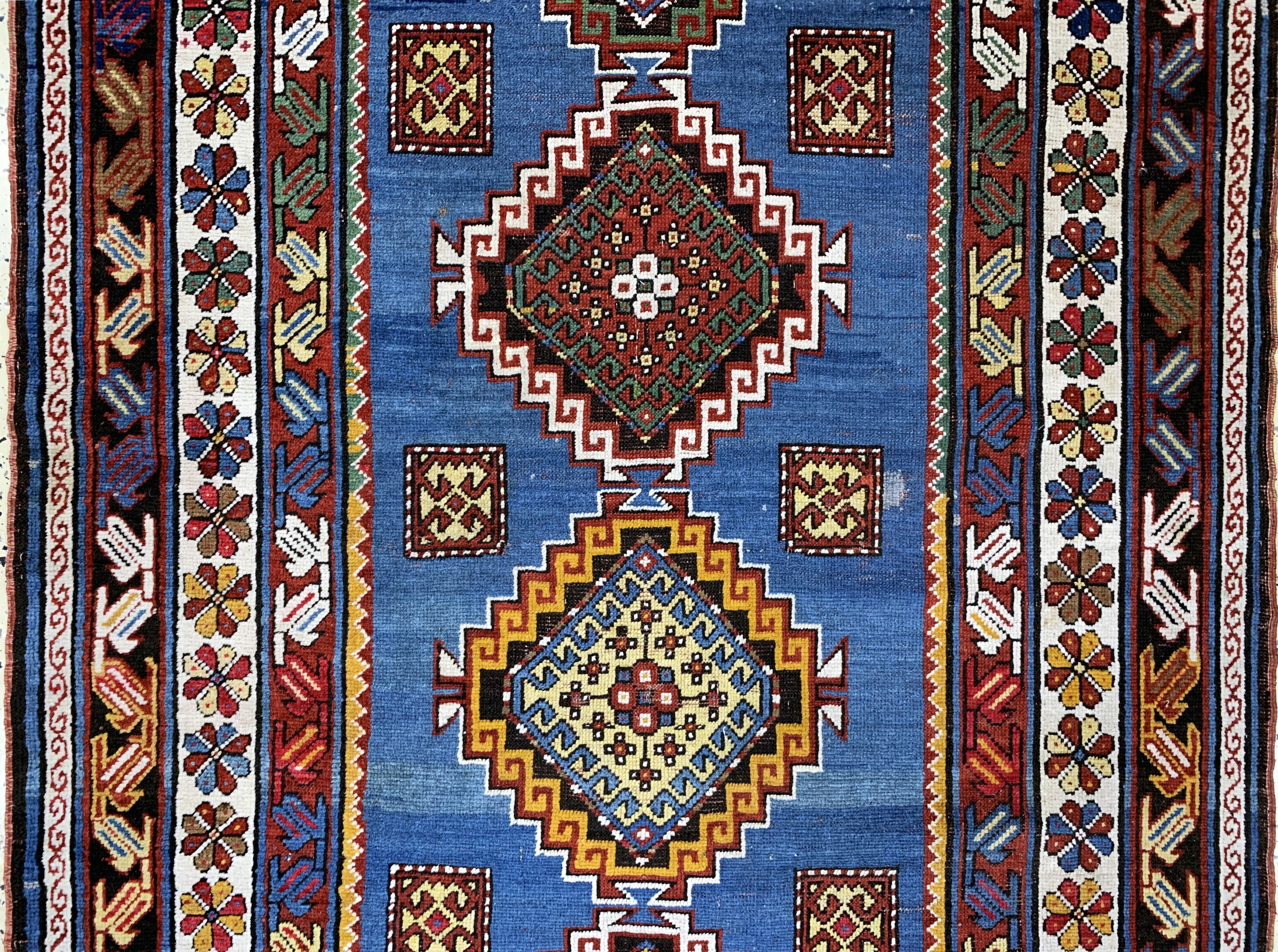 Detail b: Kazak"Schulaver"antik, Kaukasus, um 1900, Wolle auf Wolle, ca. 244 x 130 cm, EHZ: 3, (alte restaurierungen)