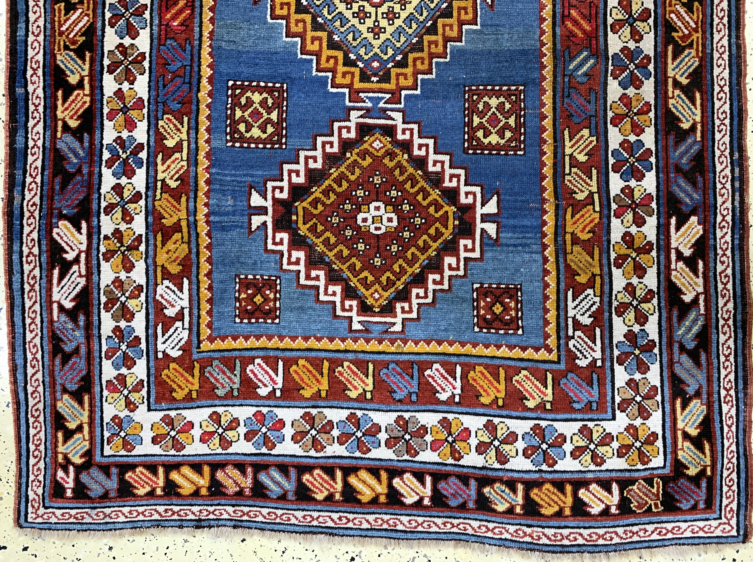 Detail c: Kazak"Schulaver"antik, Kaukasus, um 1900, Wolle auf Wolle, ca. 244 x 130 cm, EHZ: 3, (alte restaurierungen)