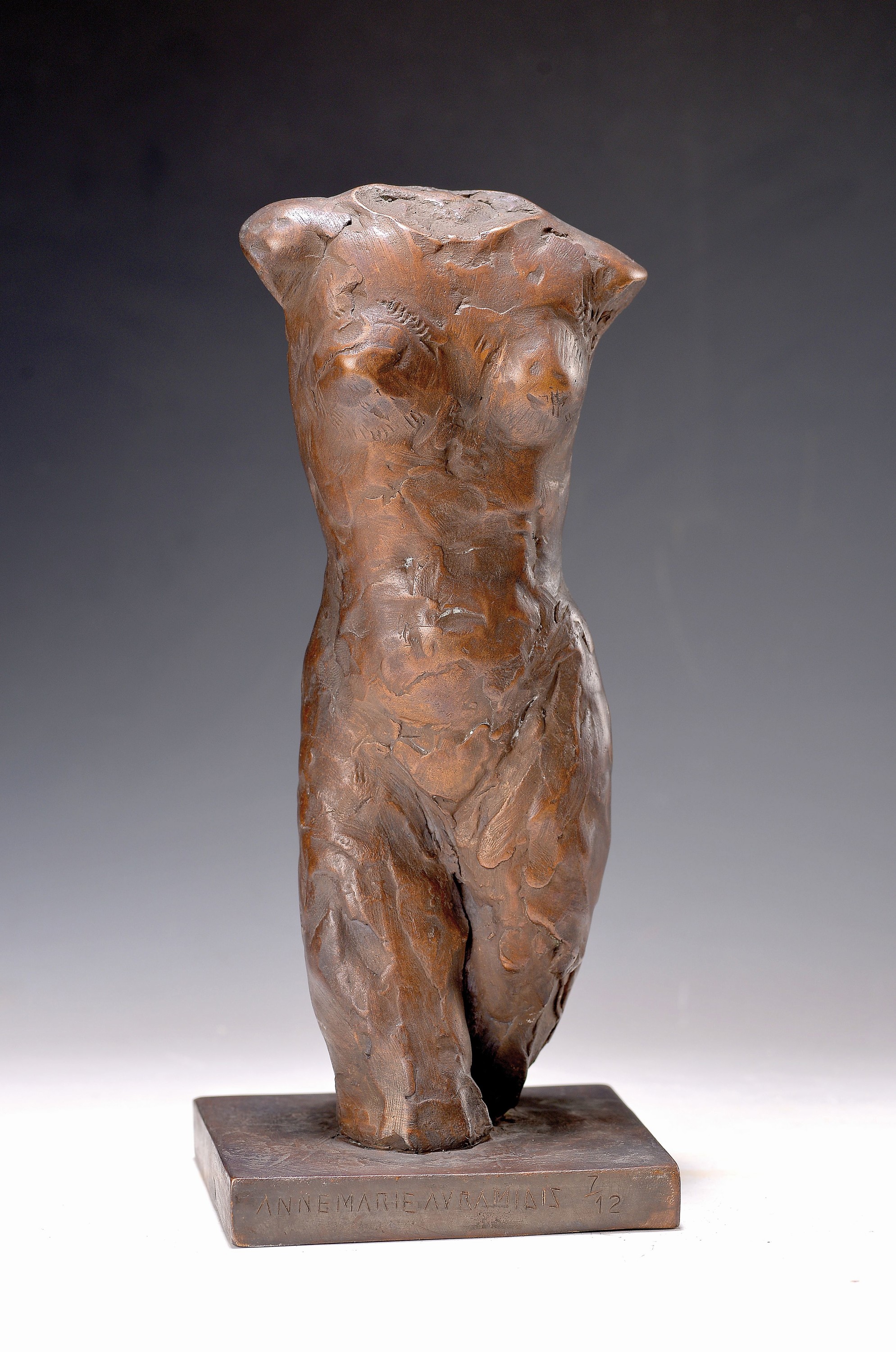 Detail k: Annemarie Avramidis, 1939-2013, weiblicher Torso, Bronze, signiert und num. 7/12, H. ca. 25.5cm