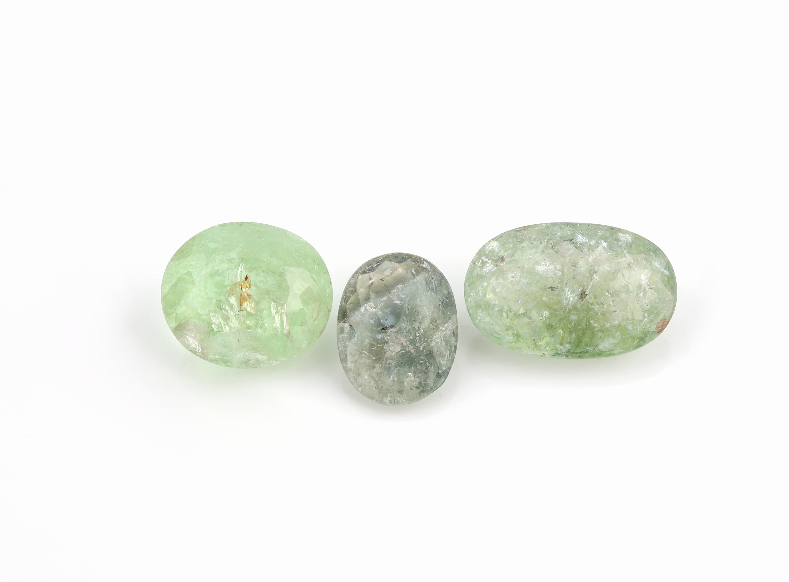 Konvolut 3 lose nat. Turmaline (Paraiba): 1 x ca. 8.67 ct, ovalfacett.; 1 x 3.97 ct, ovalfacett.; 1 x 9.52 ct, ovalfacett., alle mit AIG Zertifikat