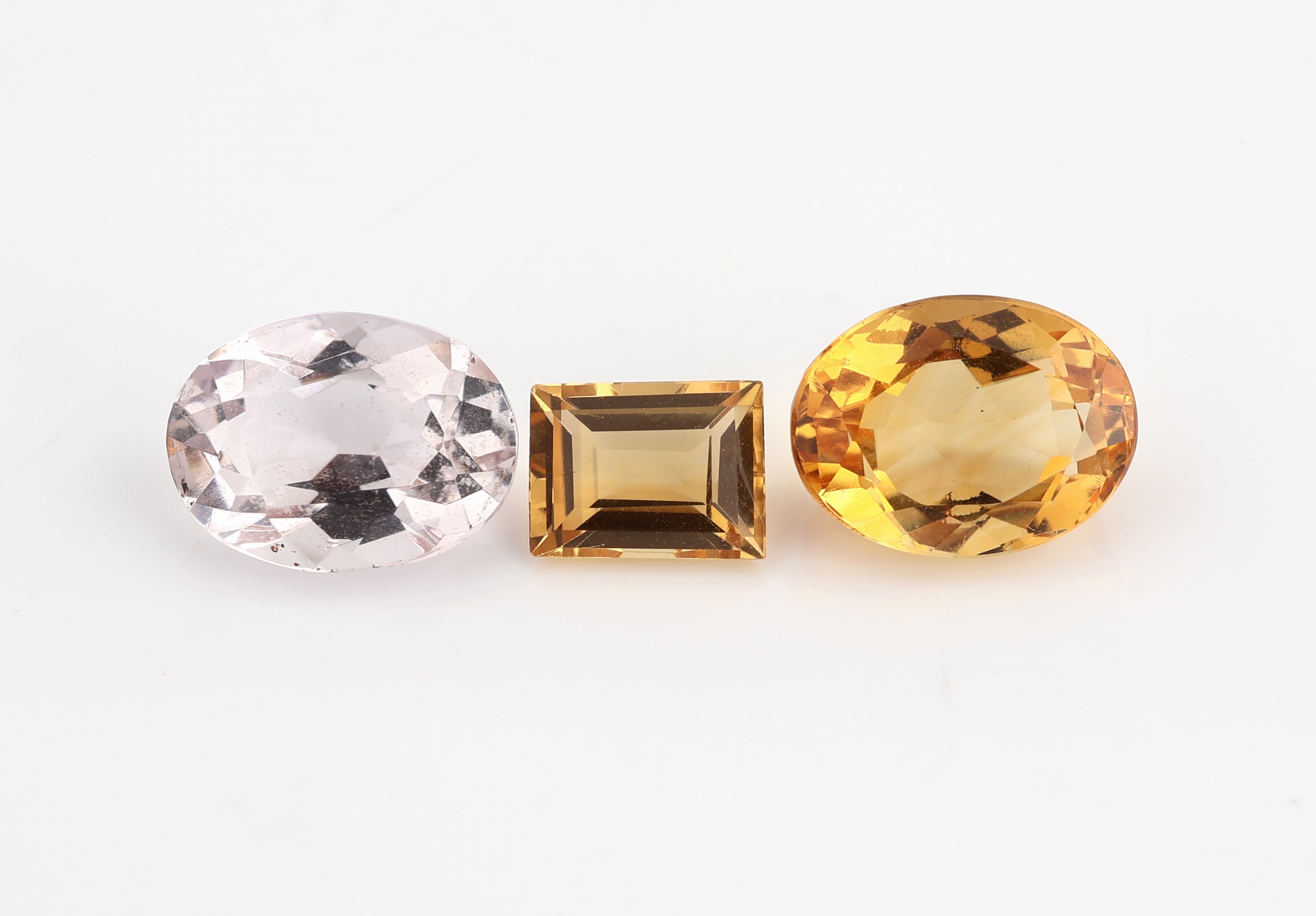 Detail a: Lot lose facett. Citrine, zus. 105.57 ct, in versch. Größen, Farben und Schliffformen