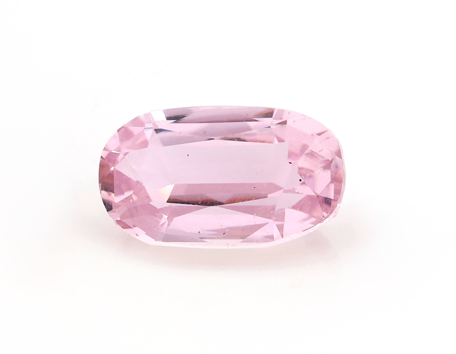 Loser facett. Kunzit 10.50 ct, oval im Treppenschliff, ca. 16 x 9 x 8 mm