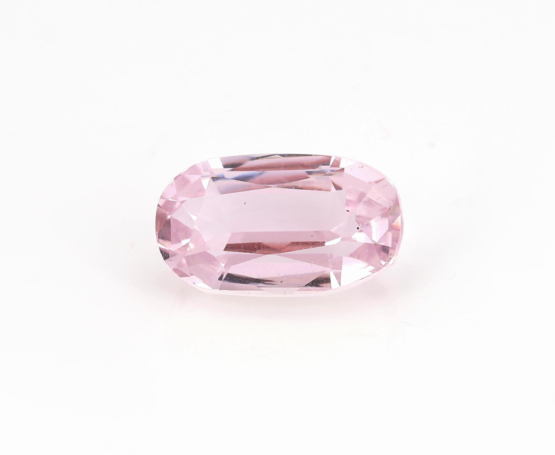 Detail a: Loser facett. Kunzit 10.50 ct, oval im Treppenschliff, ca. 16 x 9 x 8 mm
