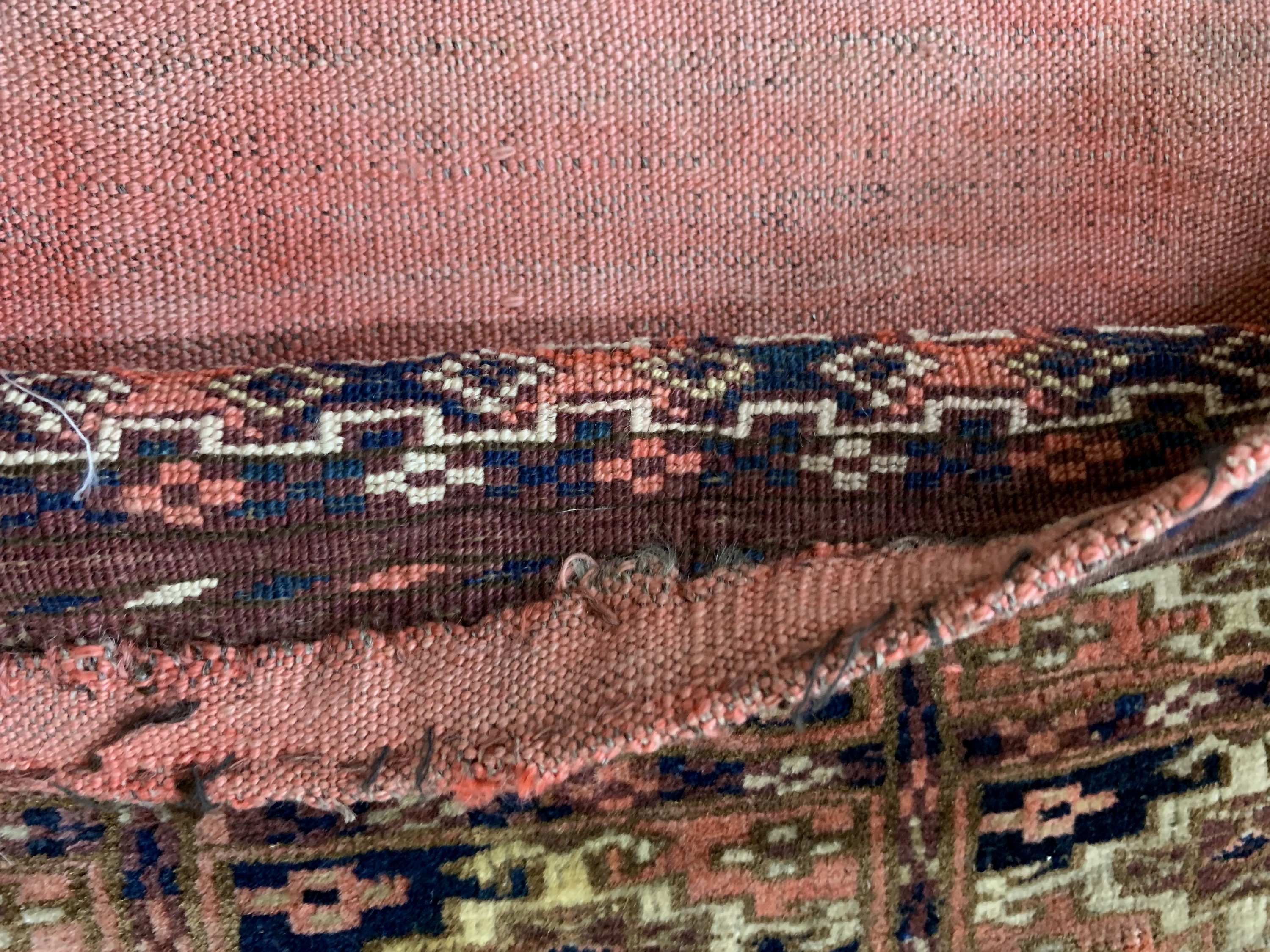 Detail c: Tekke Dopelttasche antik, Turkmenistan, um 1900, Wolle auf Wolle, ca. 100 x 55 cm, EHZ: 3,aus Sammlungsauflösung