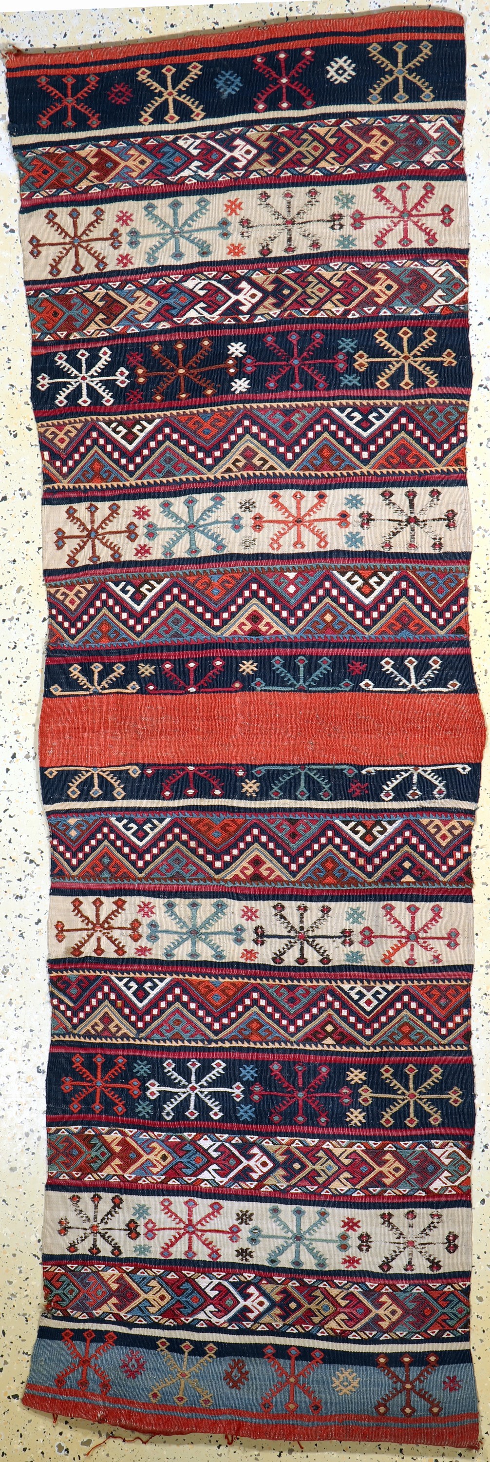 Shahsawan Kelim antik, Persien, um 1900, Wolle auf Wolle, ca. 230 x 75 cm, EHZ: 2-3, (kleine Beschädigung),aus Sammlungsauflösung