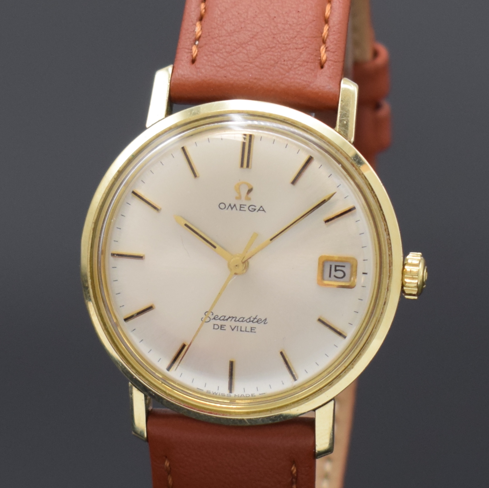 Detail a: OMEGA Seamaster De Ville Herrenarmbanduhr Referenz 136.020, Schweiz um 1965, Handaufzug, Monocoque-Geh., gedr. Lünette, silb. Zifferbl. m. aufges. ...