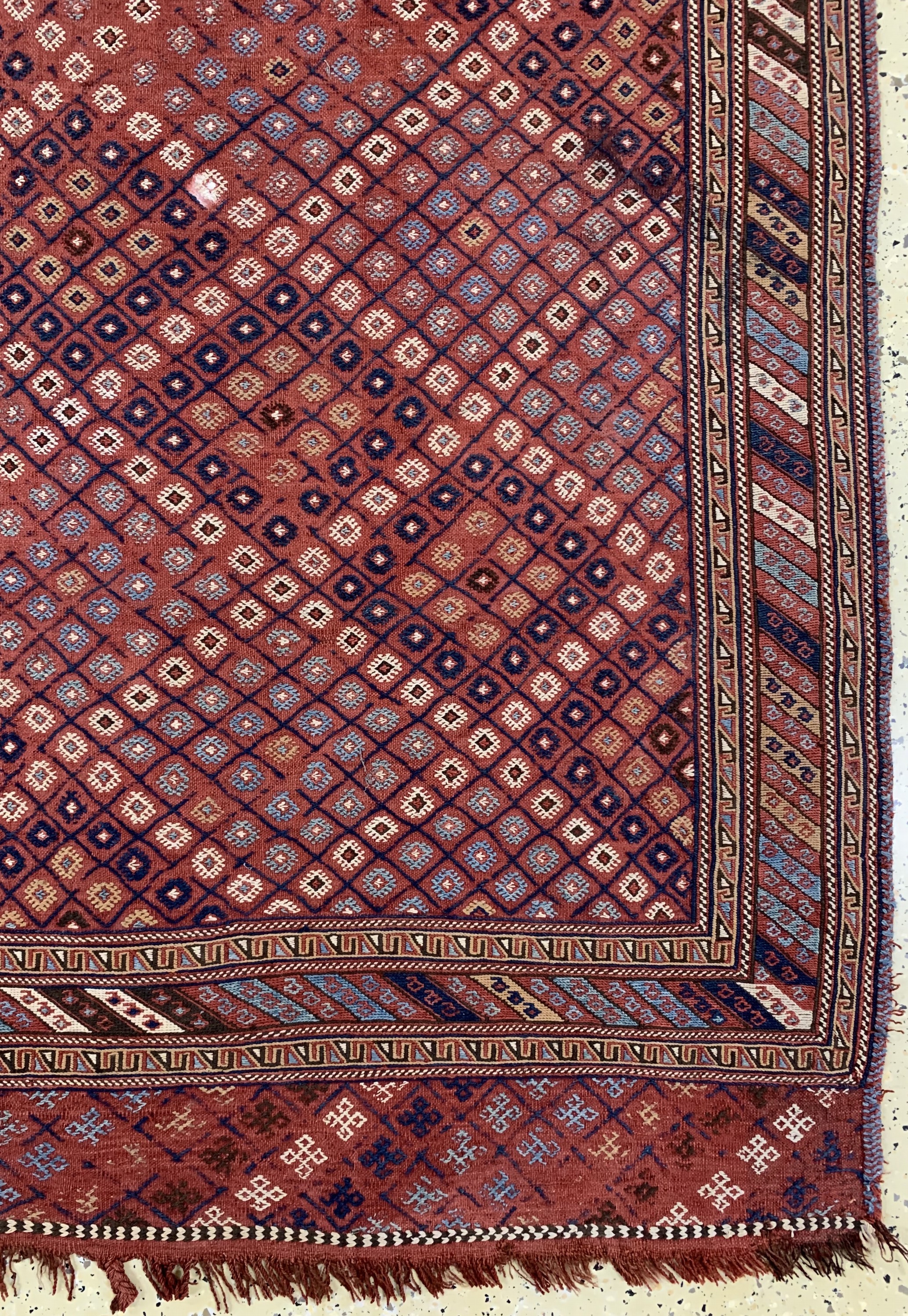 Detail a: Cicim fein antik, Türkei, 19.Jhd, Wolle aufWolle, ca. 245 x 180 cm, EHZ: 2, (kleine Restaurierungen),aus Sammlungsauflösung