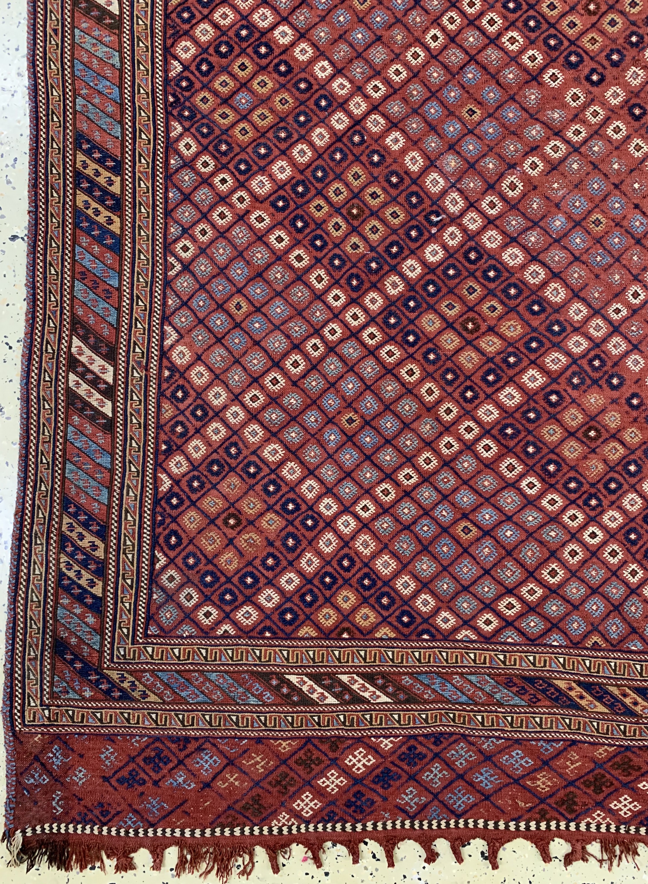 Detail b: Cicim fein antik, Türkei, 19.Jhd, Wolle aufWolle, ca. 245 x 180 cm, EHZ: 2, (kleine Restaurierungen),aus Sammlungsauflösung