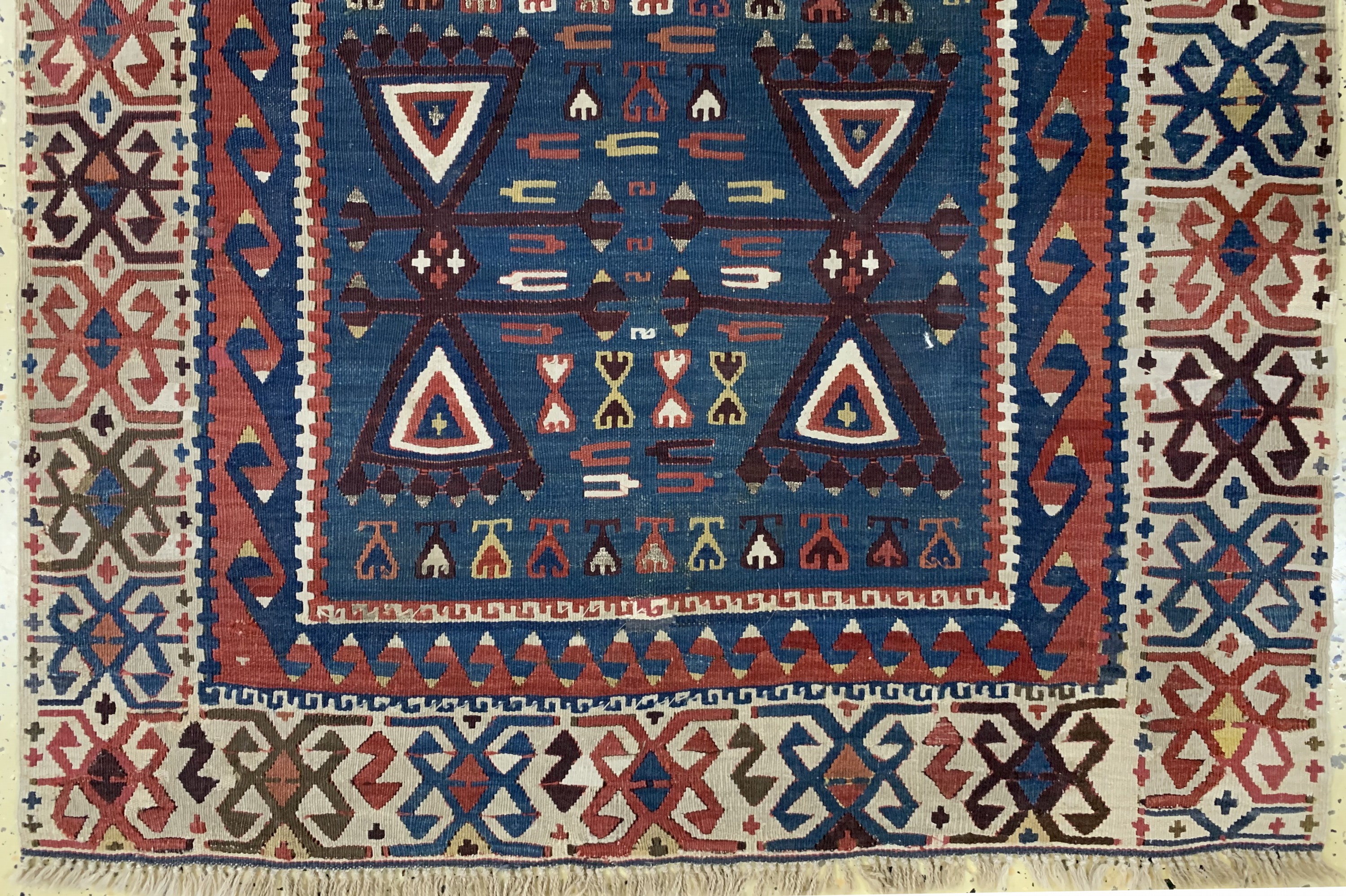 Detail b: Konya"Gebetskelim"antik, Türkei, 19.Jhd, Wolle auf Wolle, ca. 190 x 100 cm, EHZ: 2, (kleine Restaurierungen),aus Sammlungsauflösung