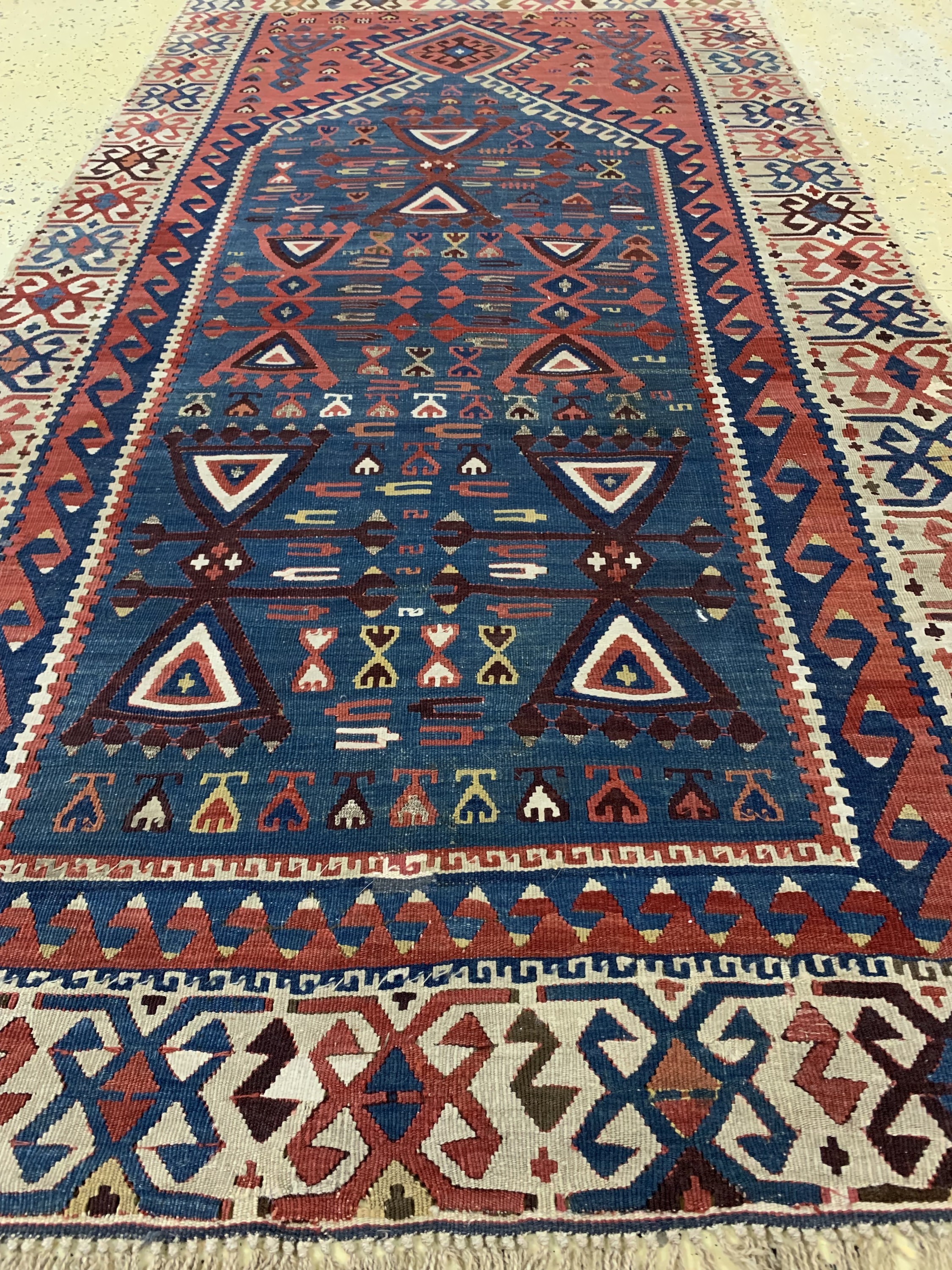 Detail d: Konya"Gebetskelim"antik, Türkei, 19.Jhd, Wolle auf Wolle, ca. 190 x 100 cm, EHZ: 2, (kleine Restaurierungen),aus Sammlungsauflösung