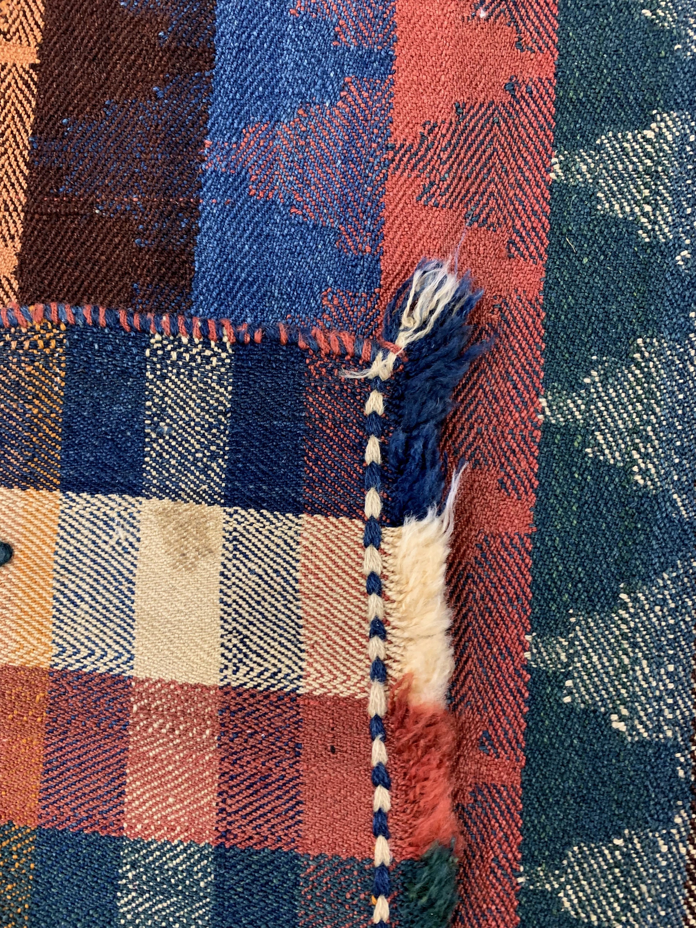 Detail e: Djajim"Nomaden-Decke", Persien, Anfang 20.Jhd, Wolle auf Wolle, ca. 230 x 165 cm, EHZ: 2(2 Bahnig),aus Sammlungsauflösung