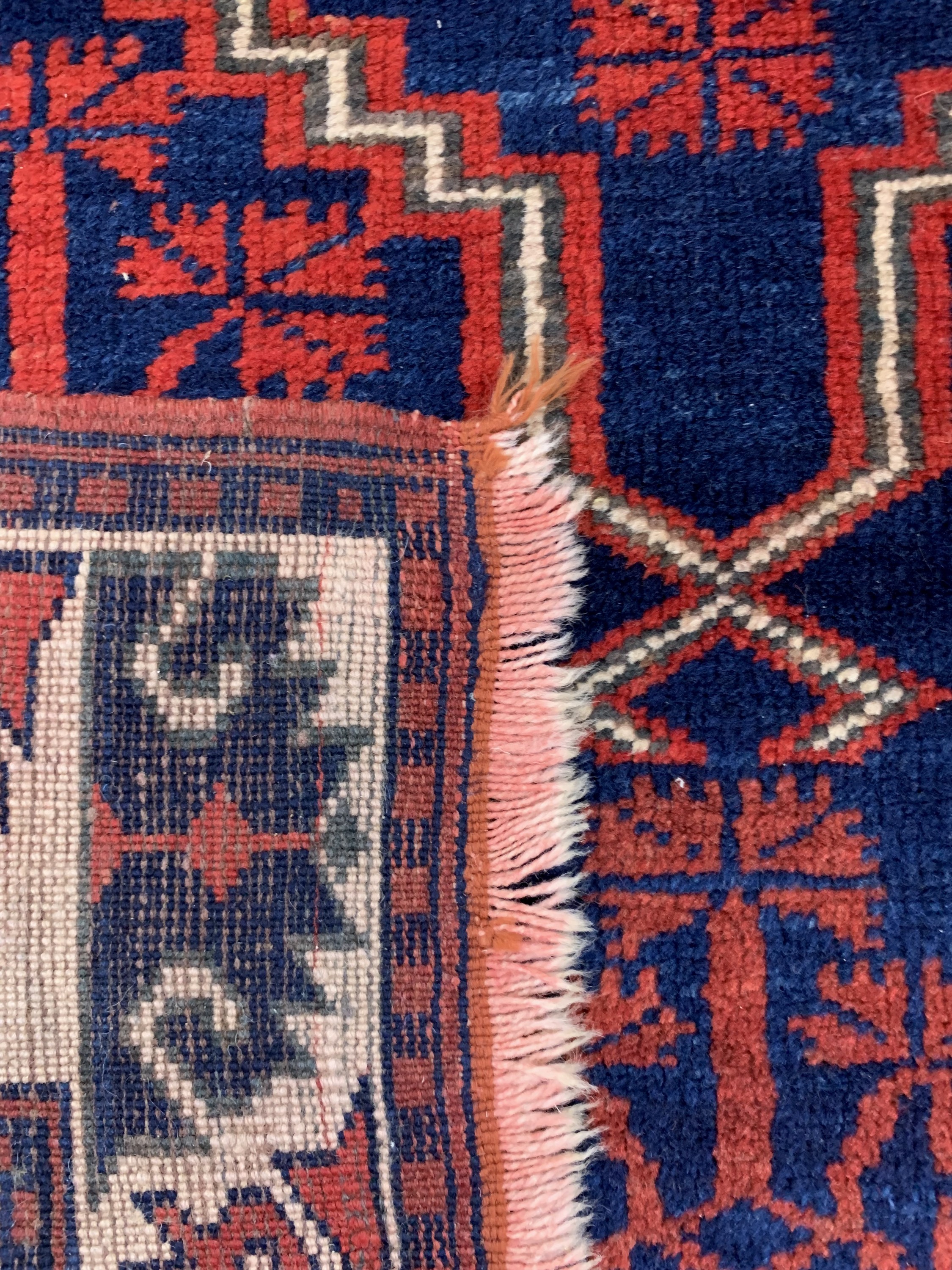Detail d: Yagchibedir alt, Türkei, Anfang 20.Jhd, Wolle auf Wolle, ca. 180 x 100 cm, EHZ: 2,aus Sammlungsauflösung