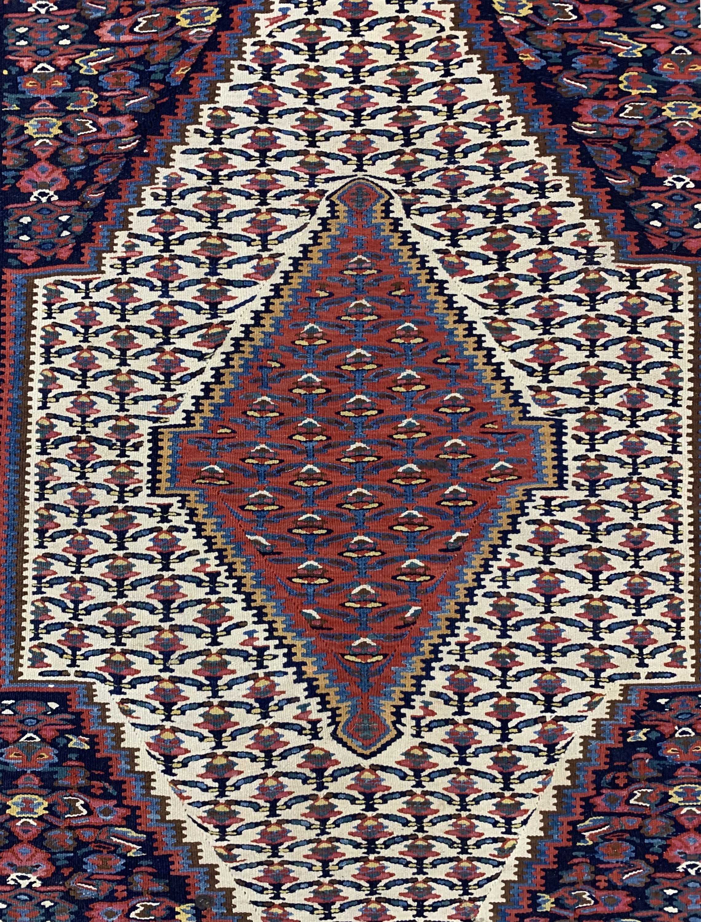 Detail c: Senneh Kelim, Persien, Mitte 20.Jhd, Wolle auf Baumwolle, ca. 150 x 110 cm, EHZ: 2,aus Sammlungsauflösung