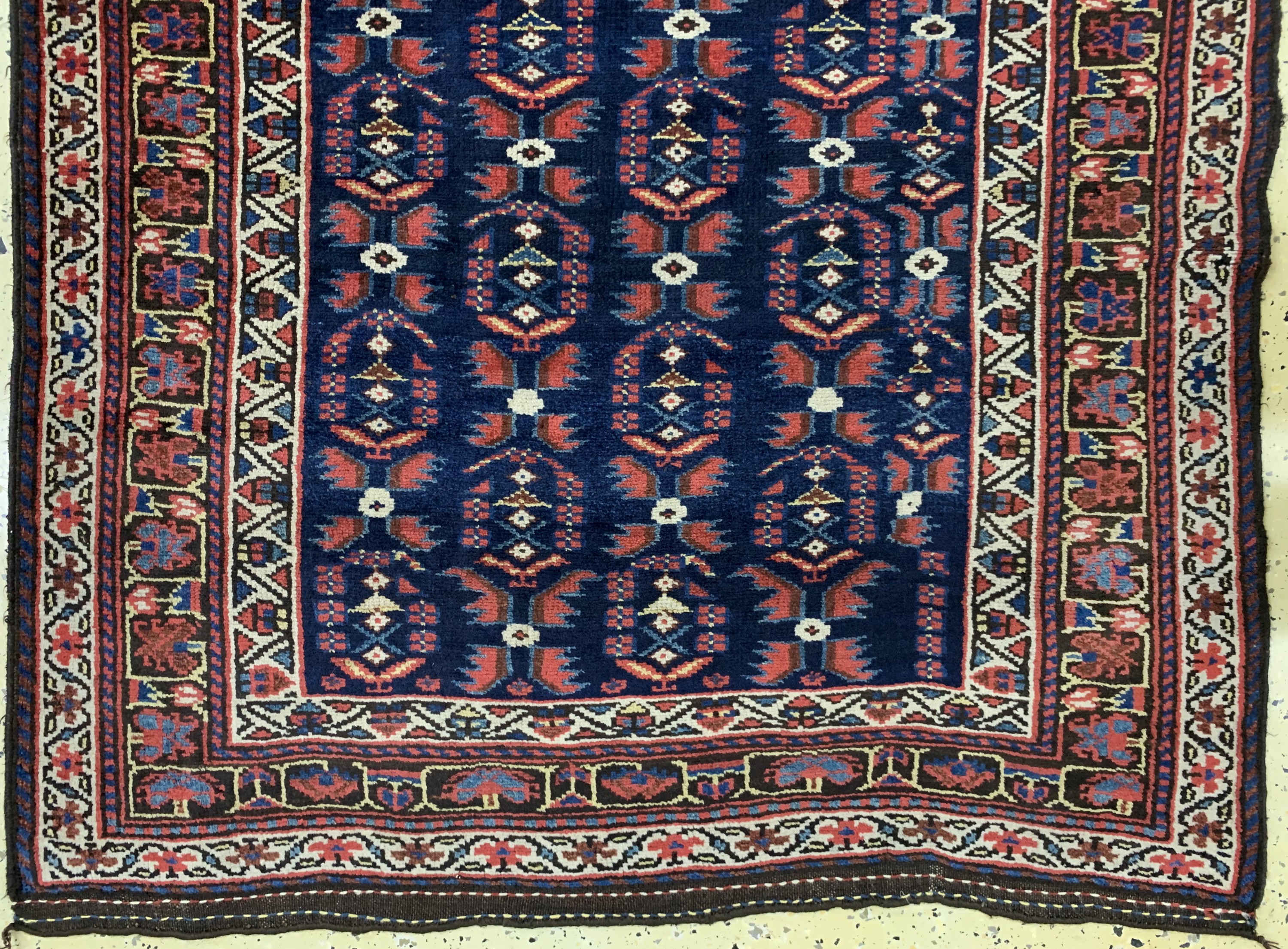 Detail c: Weramin antik, Persien, datiert 1332(1911),Wolle auf Wolle, ca. 306 x 128 cm, EHZ: 1- 2,aus Sammlungsauflösung