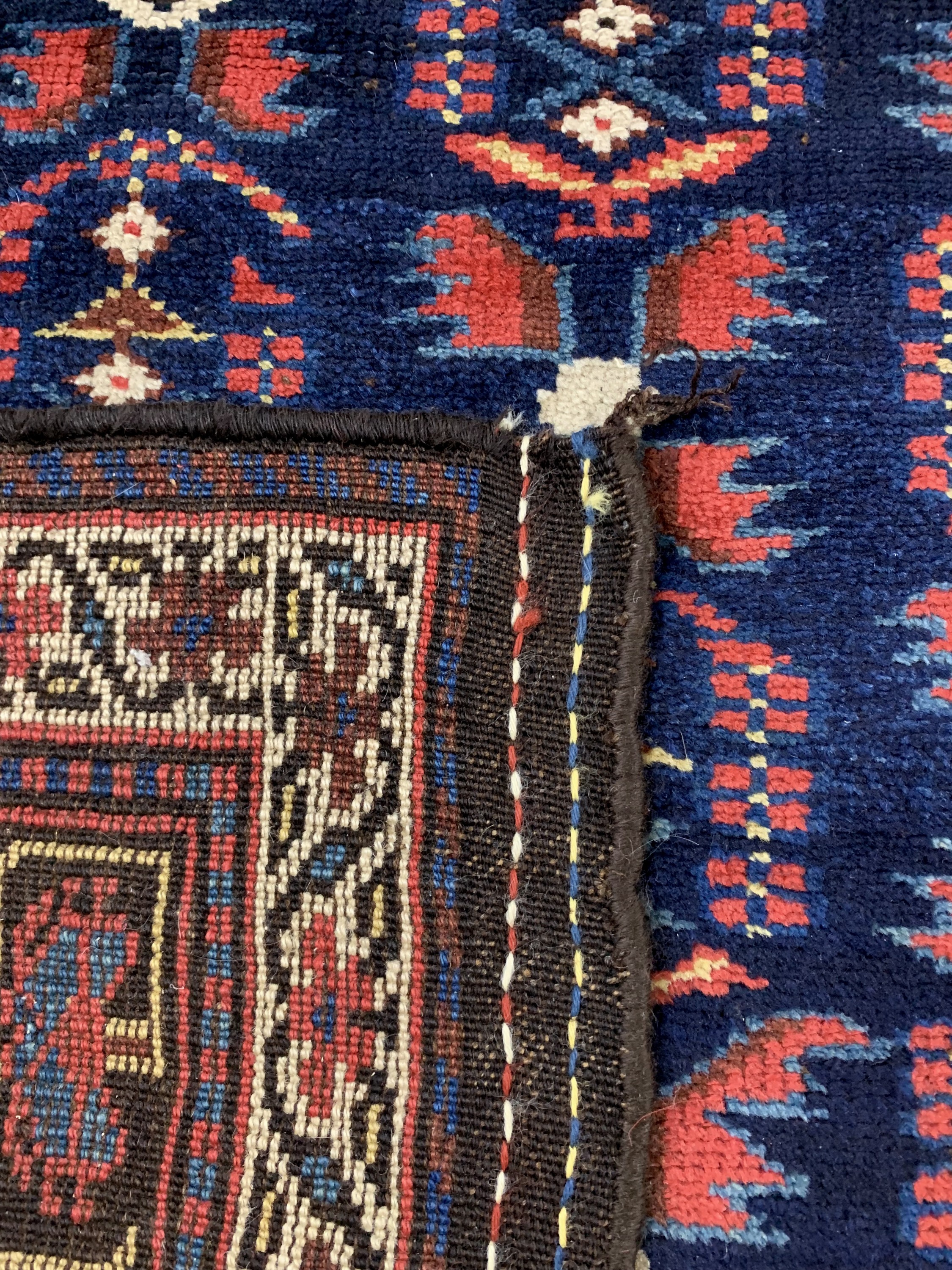 Detail e: Weramin antik, Persien, datiert 1332(1911),Wolle auf Wolle, ca. 306 x 128 cm, EHZ: 1- 2,aus Sammlungsauflösung