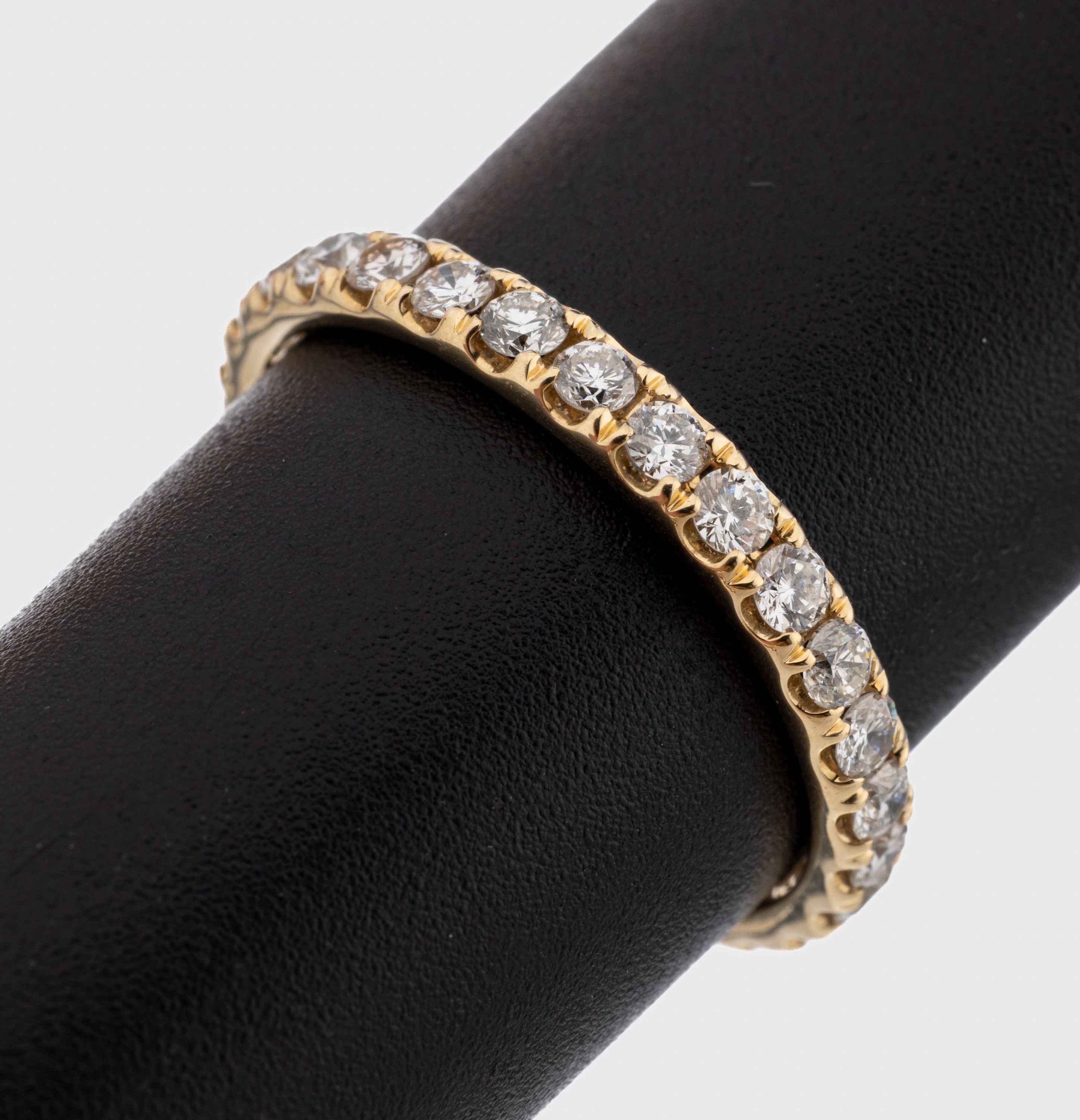 14 kt Gold Brillant-Memoryring, GG 585/000,29 Brillanten zus. ca. 1.75 ct (grav.) feines Weiß-Weiß/vs-si, RW 55, ca. 1.9 g