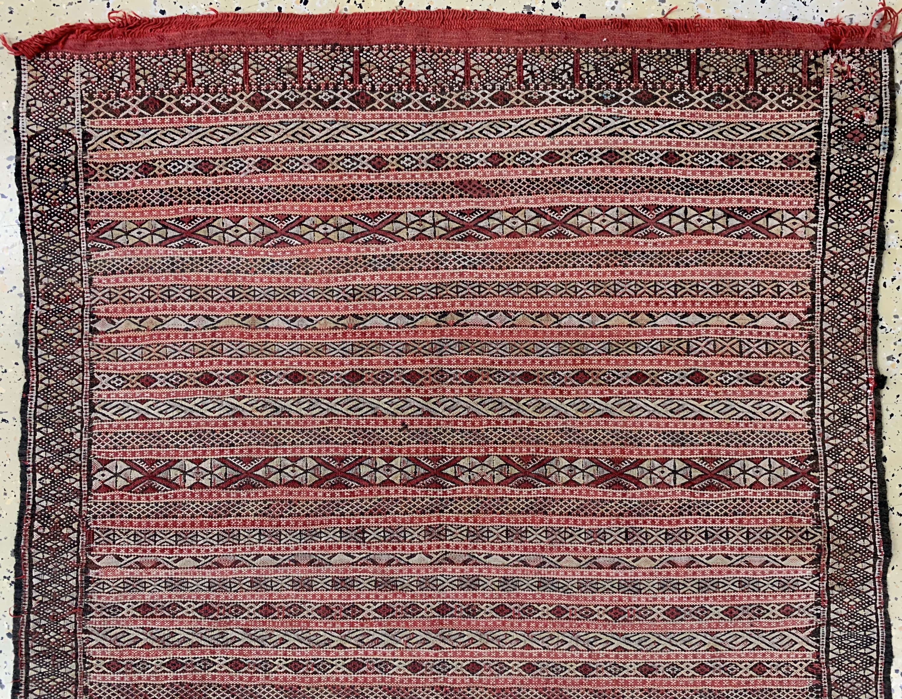 Detail a: Sumakh alt, Marokko, Anfang 20.Jhd, Wolle auf Baumwolle, ca. 170 x 93 cm, EHZ: 3, (geflickt),aus Sammlungsauflösung