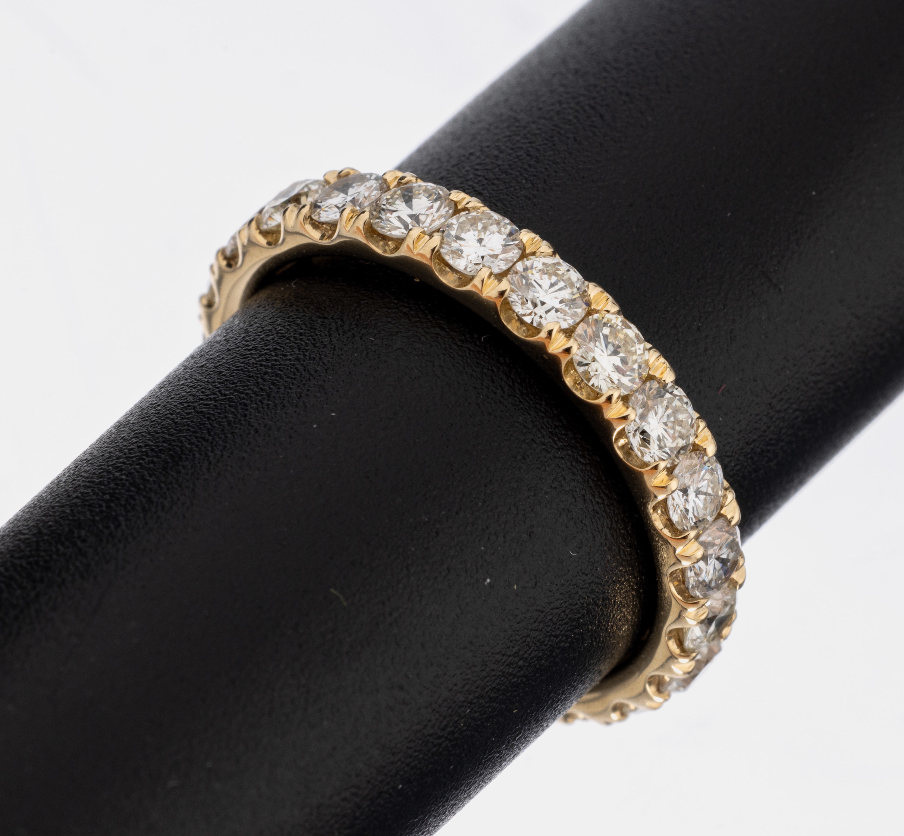 14 kt Gold Brillant-Memoryring, GG 585/000,23 Brillanten zus. ca. 1.84 ct (grav.) Weiß- l.get.Weiß/si, RW 54, ca. 2.7 g