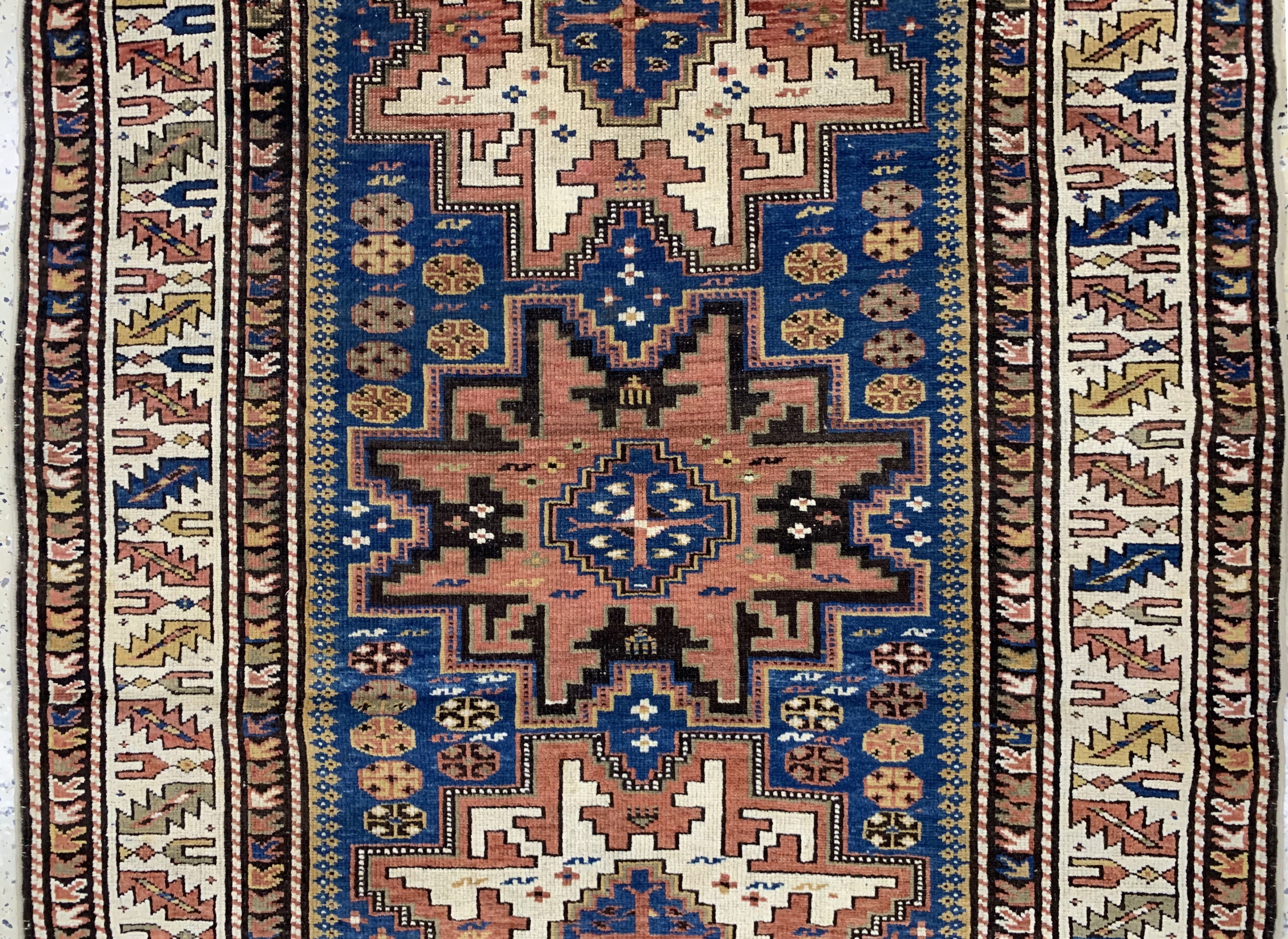 Detail b: Schirwan Kazak antik, Kaukasus, 19.Jhd, Wolle auf Wolle, ca. 170 x 120 cm, EHZ: 2,aus Sammlungsauflösung